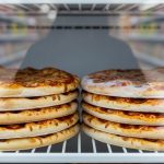 Retiran del mercado miles de cajas de pizza congelada en 21 estados por posible contaminación con fragmentos de metal