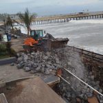 Sunset Park y el muelle turístico de La Libertad cierran tras fuerte oleaje en la costa salvadoreña