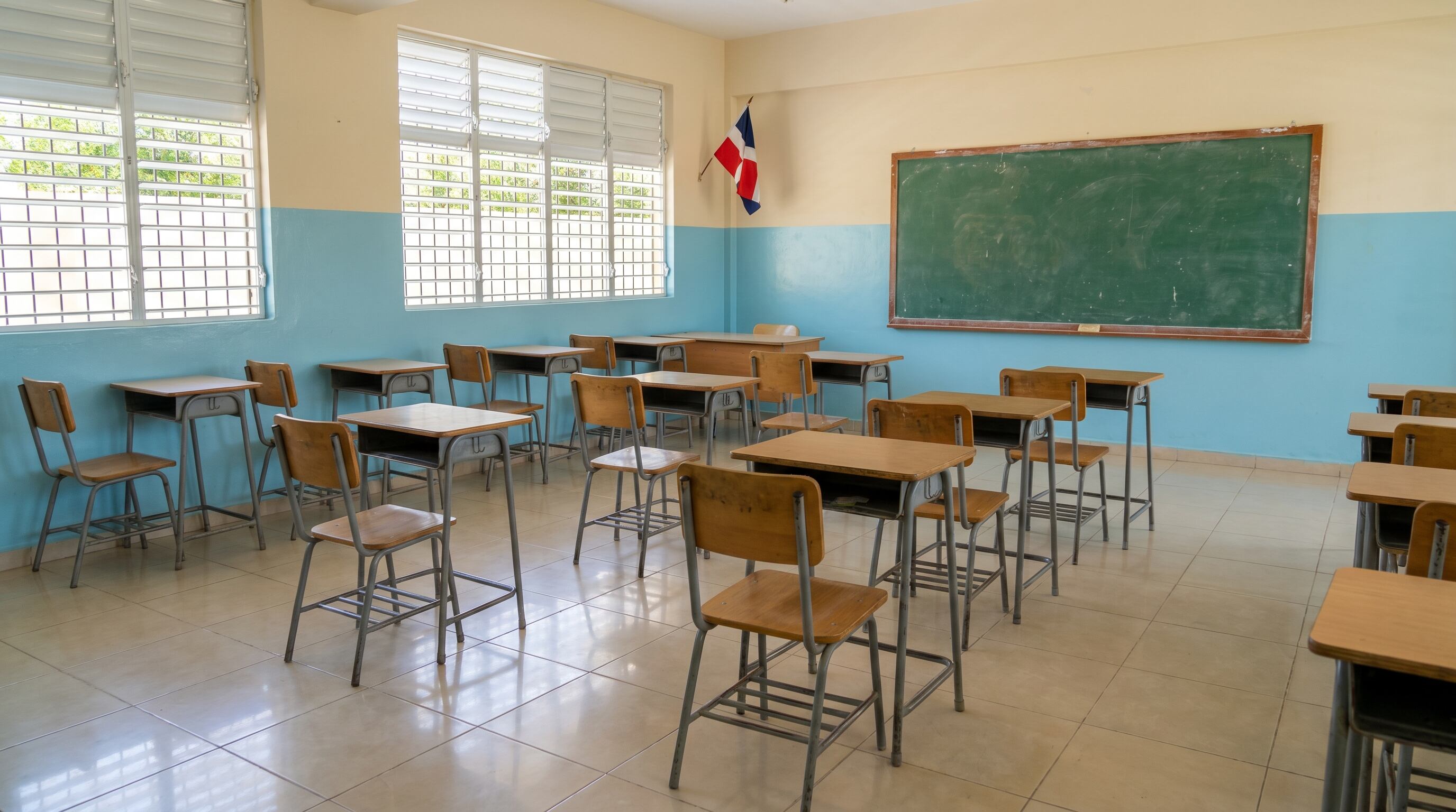 El Monitor del Impacto Económico de la Suspensión de Clases registró 1,384 horas de docencia interrumpida y 61 días lectivos afectados en 7,921 centros educativos. (Imagen Ilustrativa Infobae)