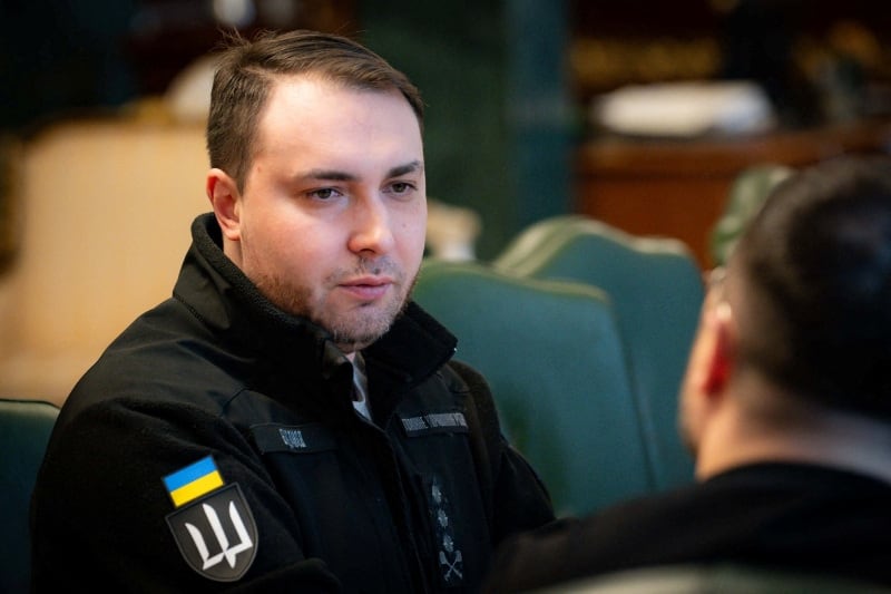 El jefe de la Inteligencia Militar de Ucrania, Kyrylo Budanov, durante una reunión con el presidente Volodímir Zelensky en Kiev. Servicio de Prensa Presidencial de Ucrania/vía Reuters