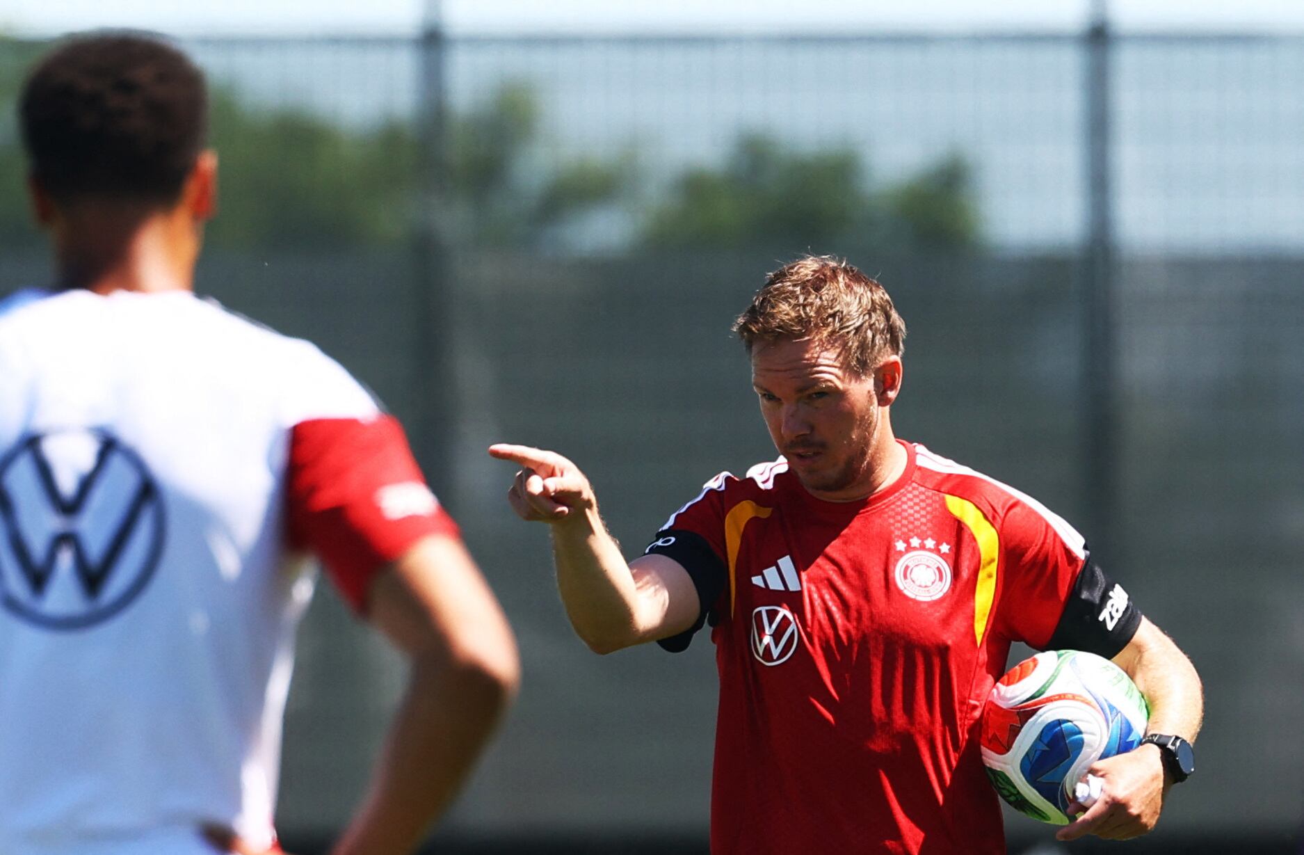 El entrenador más joven del Mundial 2026 afronta el reto de devolver el prestigio a Alemania tras años de crisis futbolística (REUTERS/Kai Pfaffenbach)