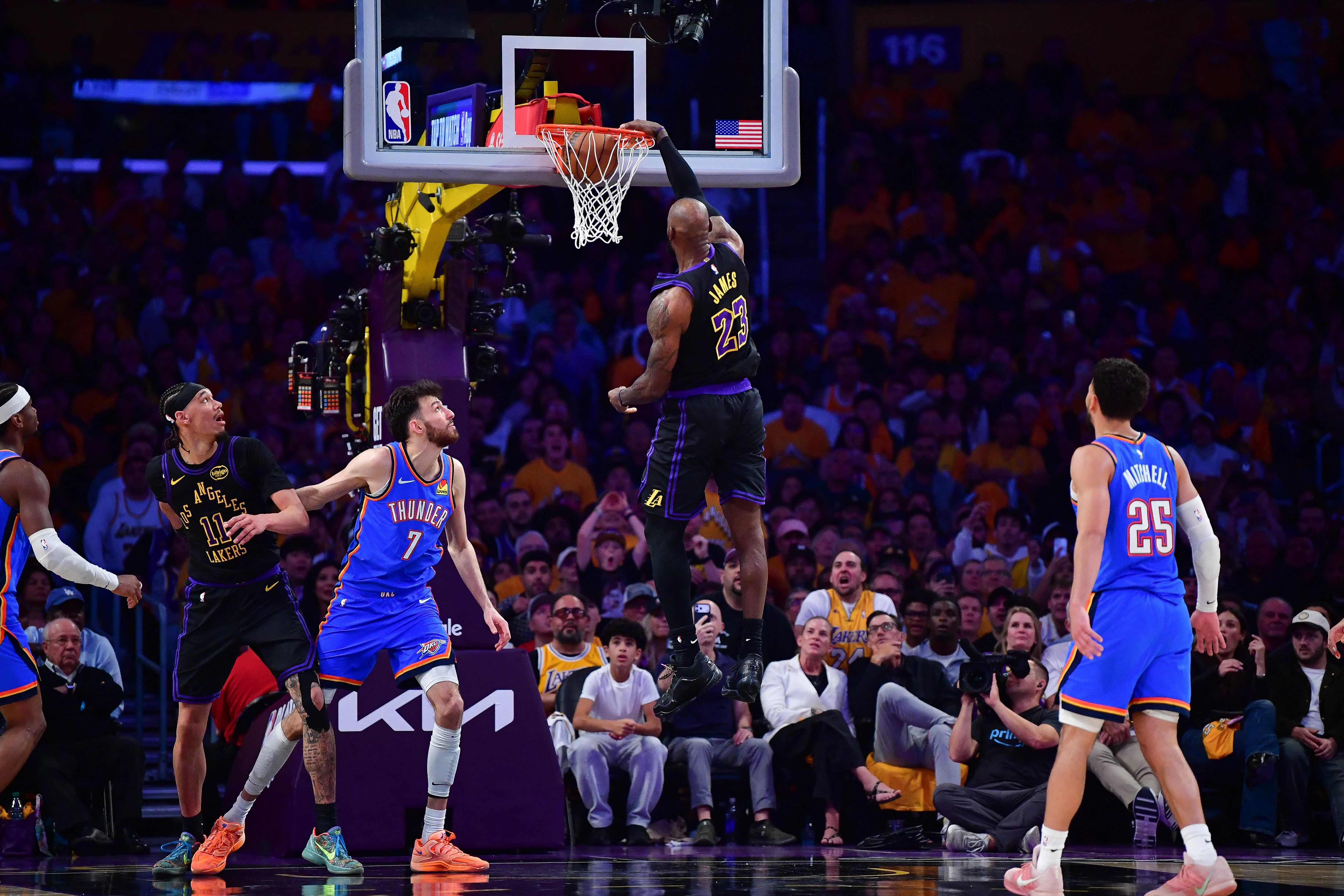 LeBron James afirmó a TIME que su continuidad depende del compromiso diario y de una motivación que sostiene su rutina (Mandatory Credit: Gary A. Vasquez-Imagn Images)