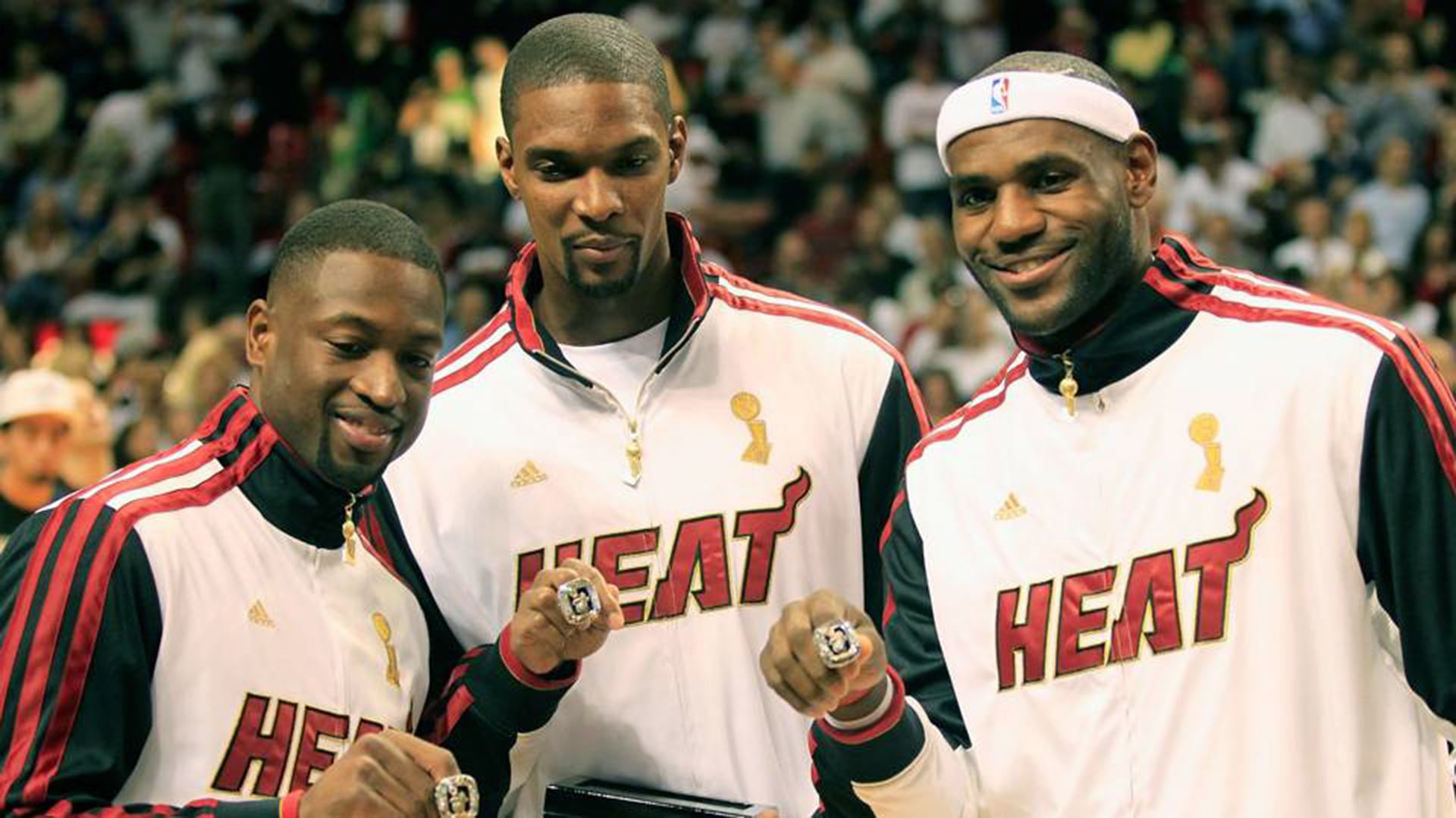 La formación del super equipo en Miami Heat colocó a LeBron James en el centro de una discusión pública sobre el poder del deportista