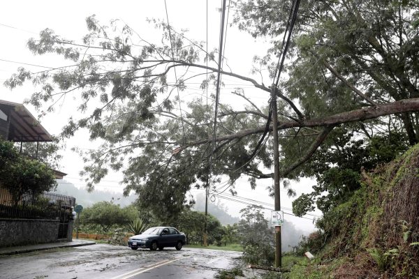 Tormenta tropical Cristina impacta la costa pacífica de Costa Rica y activa alertas en varias regiones