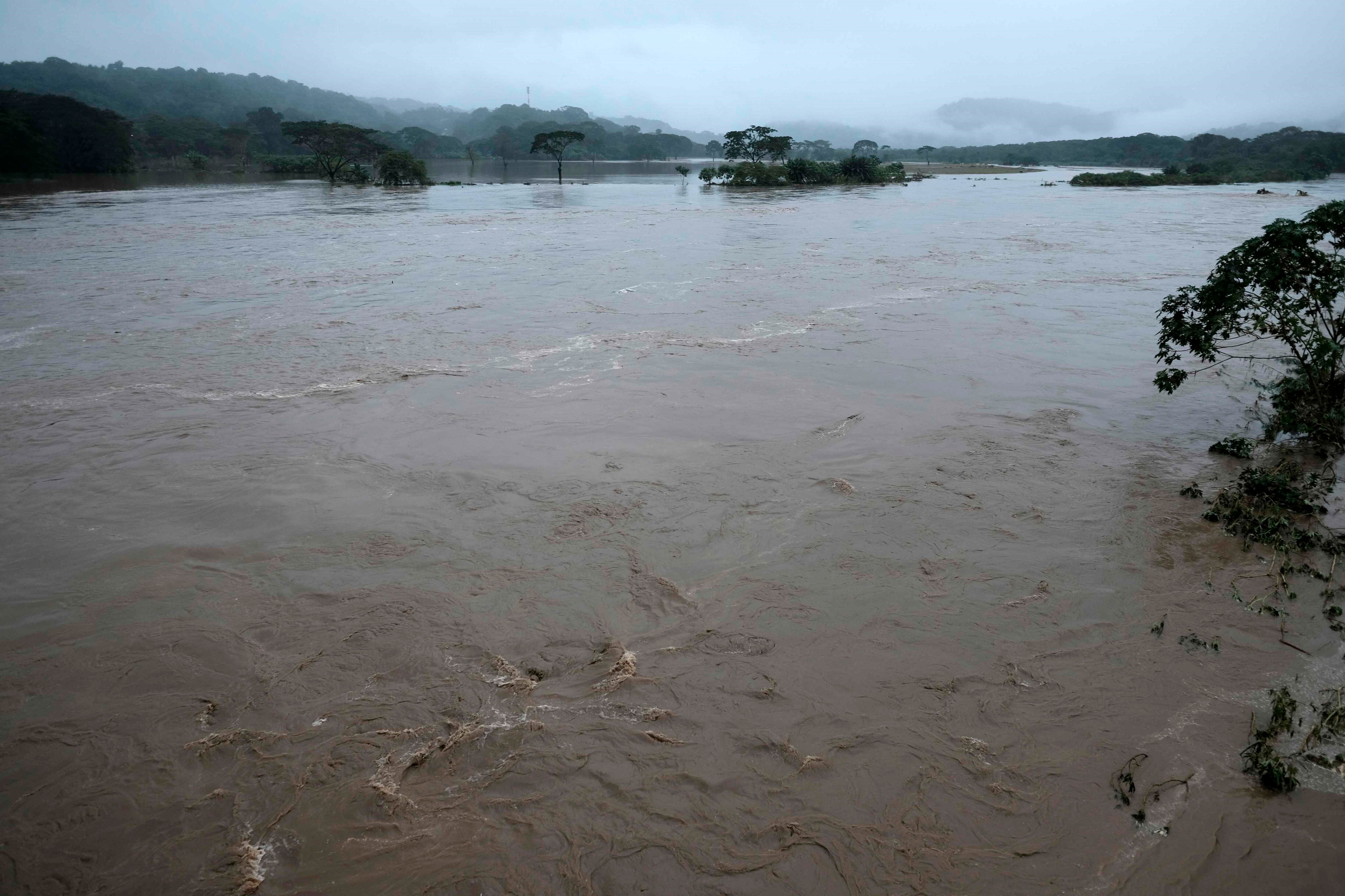 Pacifico costarricense ha sufrido las consecuencias mas graves de la Tormenta Tropical Cristina con fuerte oleaje y mar y rios desbordados. (Imagen ilustrativa)EFE/Jeffrey Arguedas/Archivo