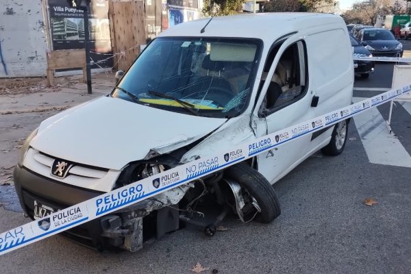 Tres heridos tras un violento choque en Villa Pueyrredón: uno de ellos terminó hospitalizado
