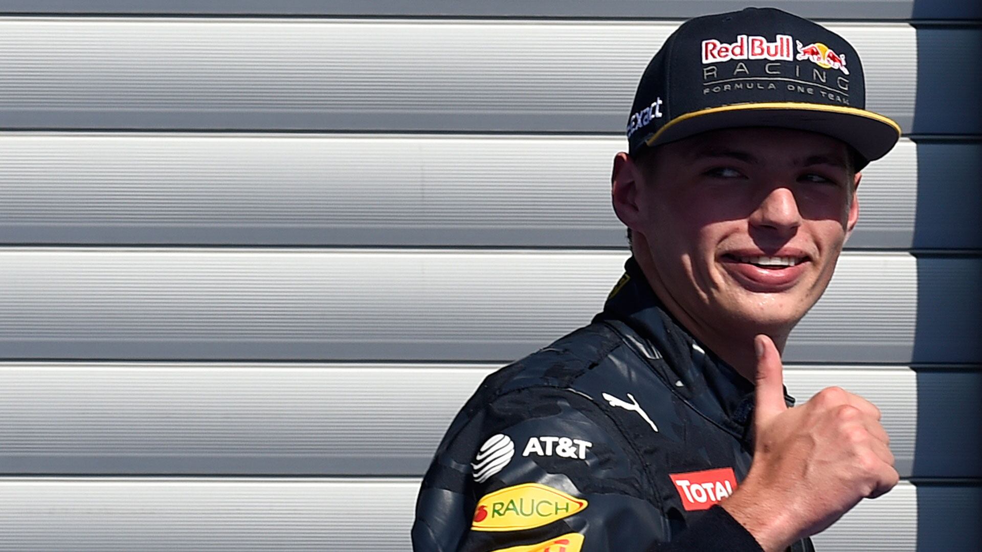 La madurez y juventud de Max Verstappen, con solo 18 años, sorprenden e impresionan al ingeniero de carrera Lambiase (AFP)
