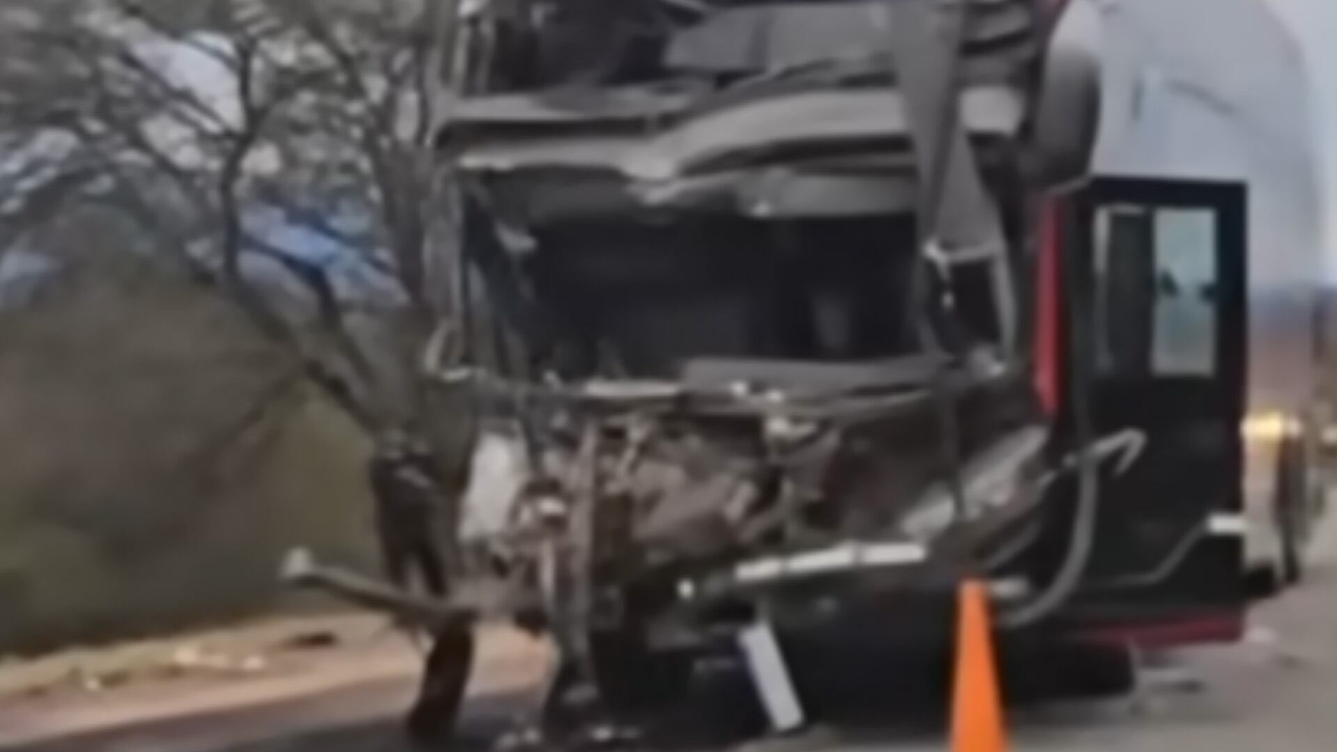 Un colectivo de larga distancia chocó contra un camión en una ruta de Salta: un muerto y al menos 24 heridos