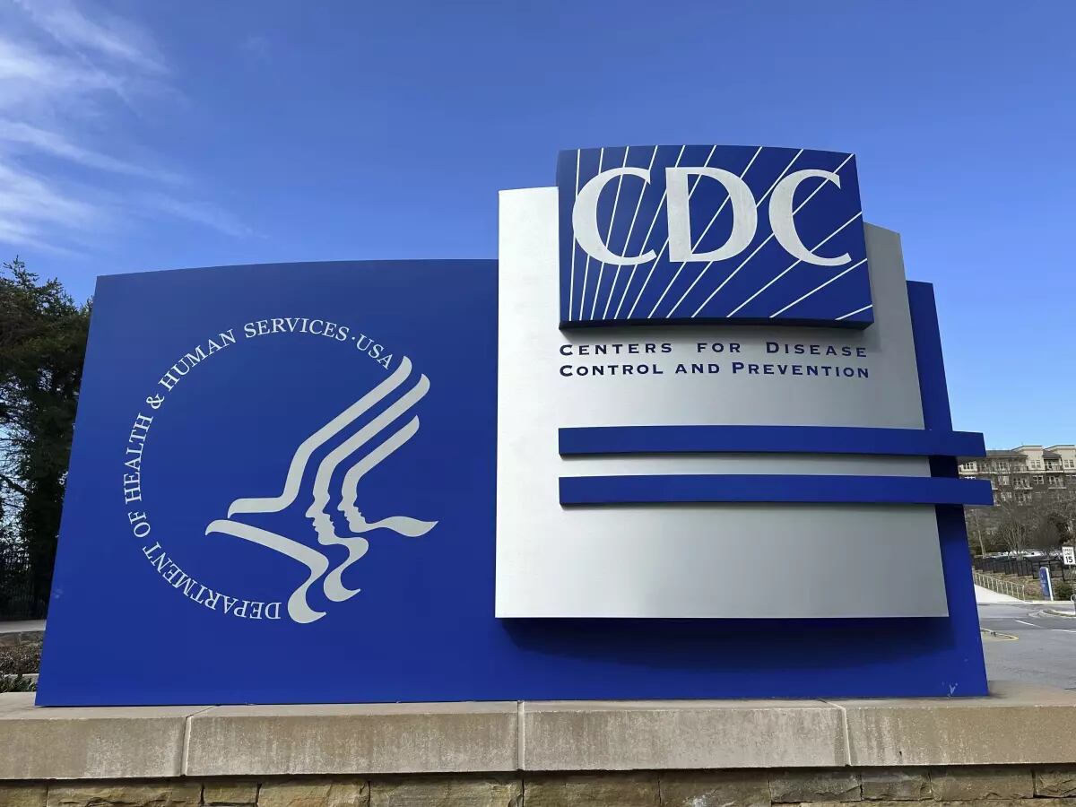 El CDC documentó múltiples brotes de infecciones asociados al desvío de medicamentos en hospitales estadounidenses (Jeff Amy/AP)