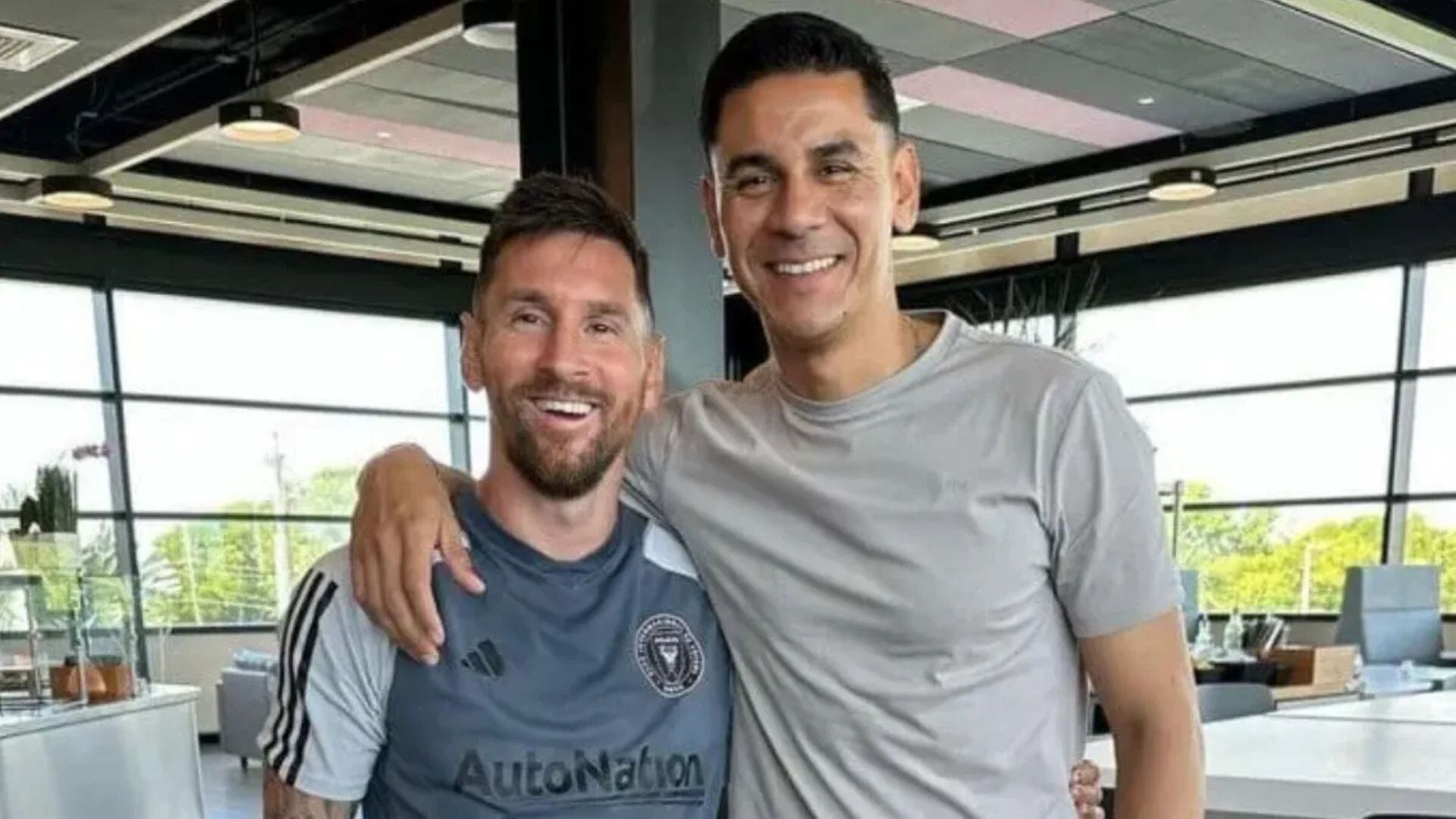 Oscar Ustari confesó una charla íntima con Lionel Messi (Crédito: Inter Miami)
