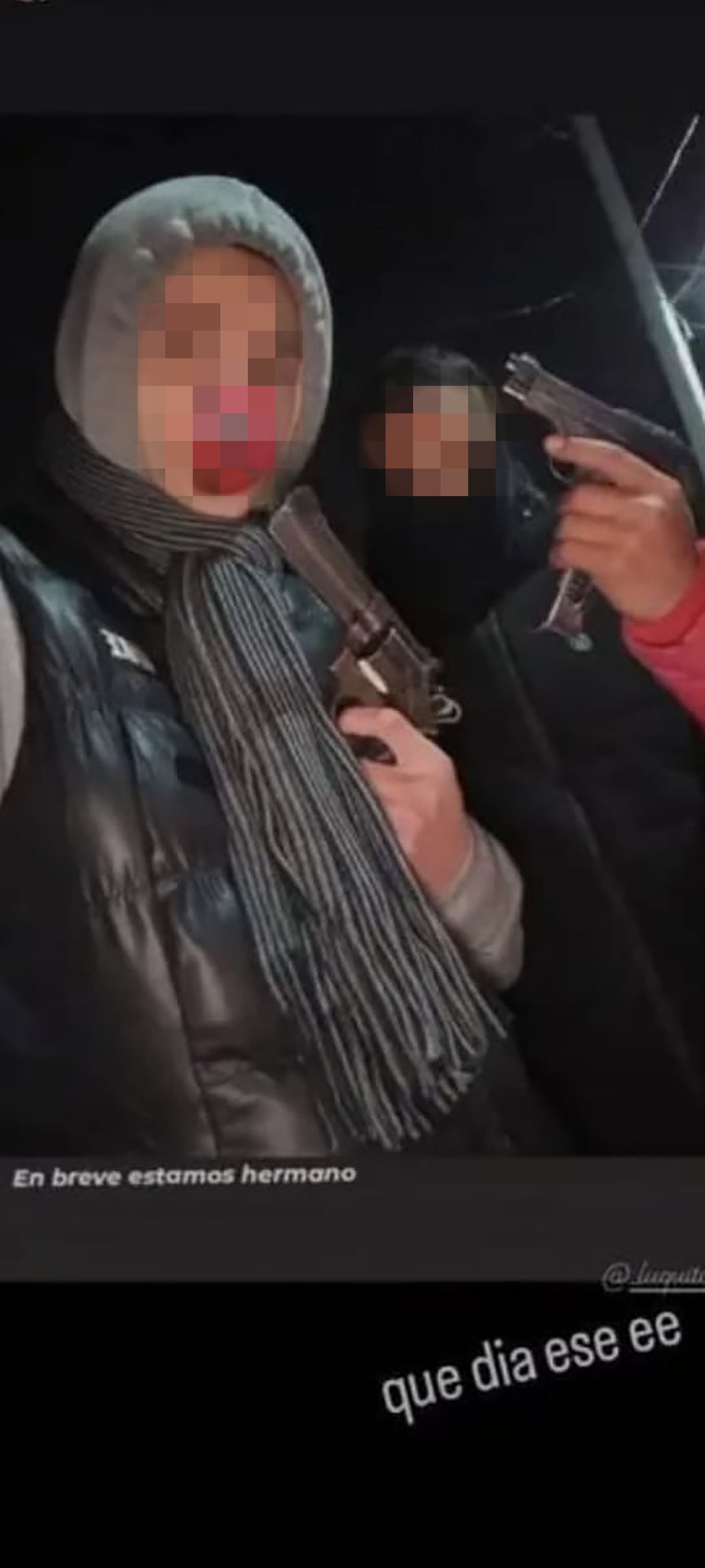 Los delincuentes se mostraban con armas en las redes sociales