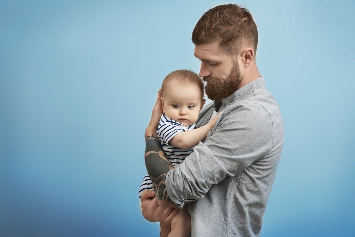 Vídeos cortos ayudan a padres primerizos a aprender los conceptos básicos de seguridad para recién nacidos