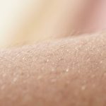 6 hábitos recomendados por dermatólogos para mantener la piel saludable a cualquier edad