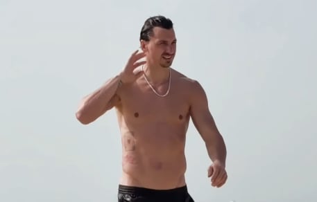 Después de varias lesiones graves, Ibrahimovic incorporó el yoga a su rutina para adaptarse a nuevas limitaciones físicas y trabajar la concentración (Instagram/zlatan)