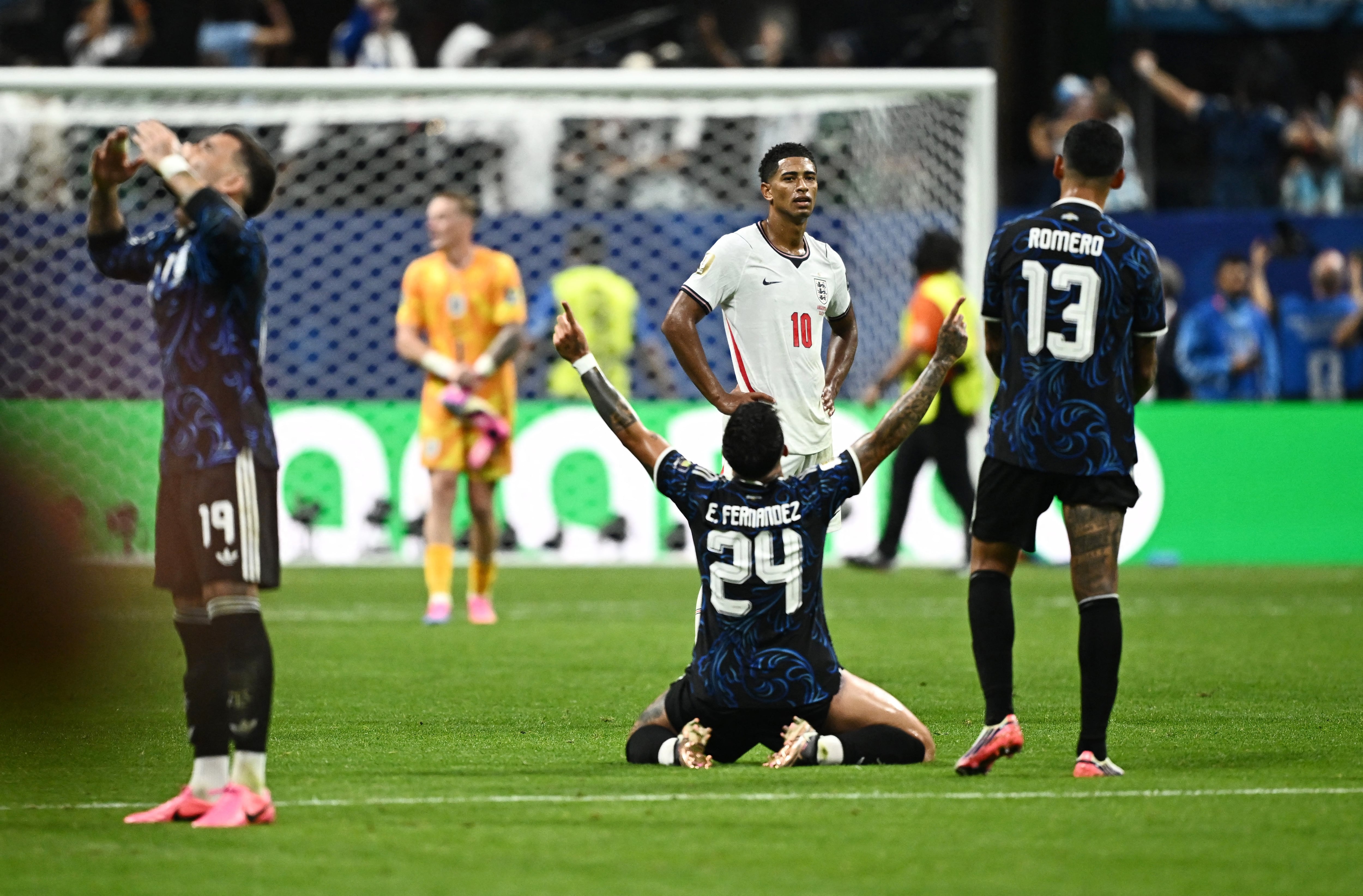 Jude Bellingham no lo puede creer. Tenía a Argentina contra las cuerdas, pero este equipo salió a flote (REUTERS/Dylan Martinez