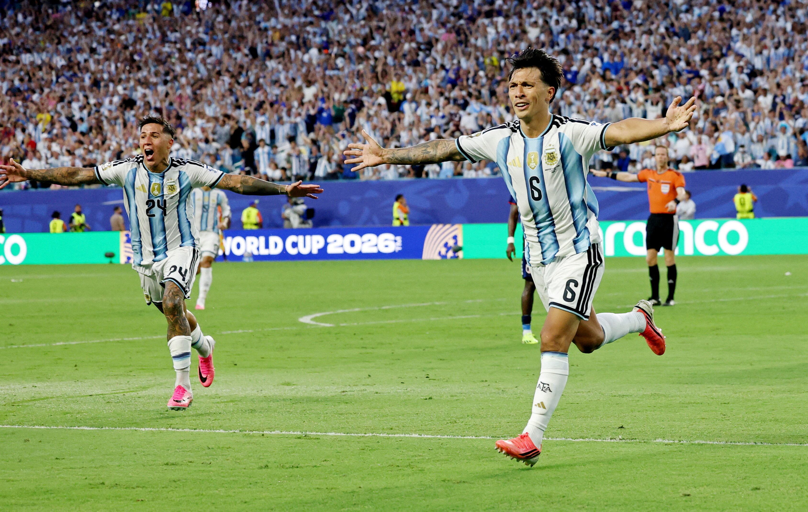 Lisandro Martínez, uno de los puntos altos del equipo argentino (Foto REUTERS/Amanda Perobelli)