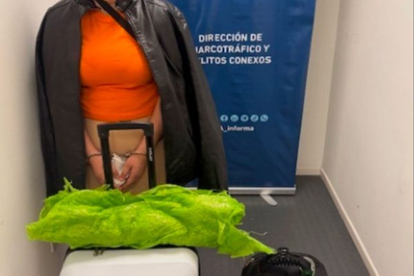 Cayó una banda de narcotraficantes chinos tras la captura de una mula en el aeropuerto de Ezeiza