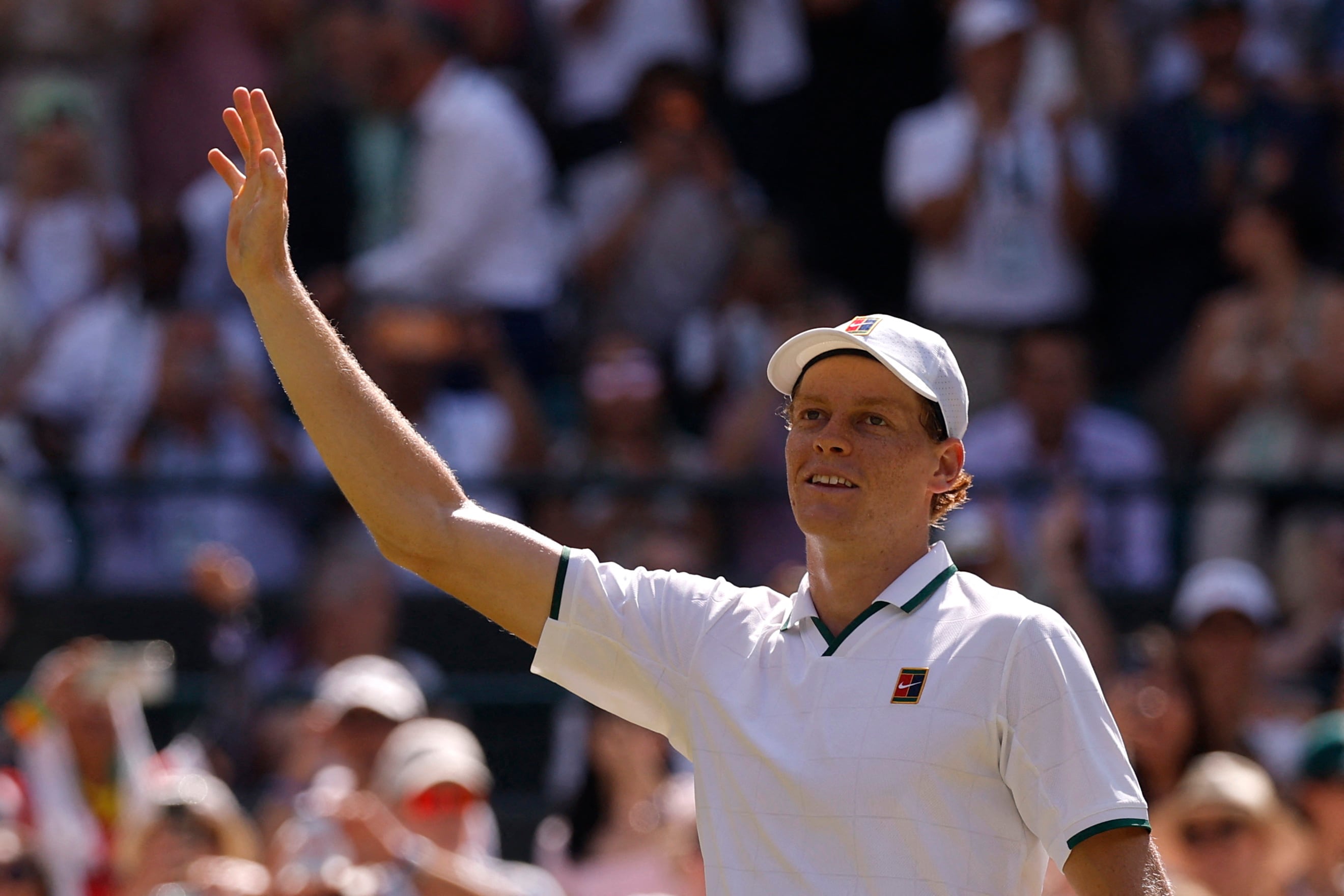 Jannik Sinner alcanzó las semifinales de Wimbledon tras vencer a Jan-Lennard Struff, en una edición marcada por el calor extremo y la aplicación de innovaciones tecnológicas en su preparación (REUTERS/Andrew Couldridge)