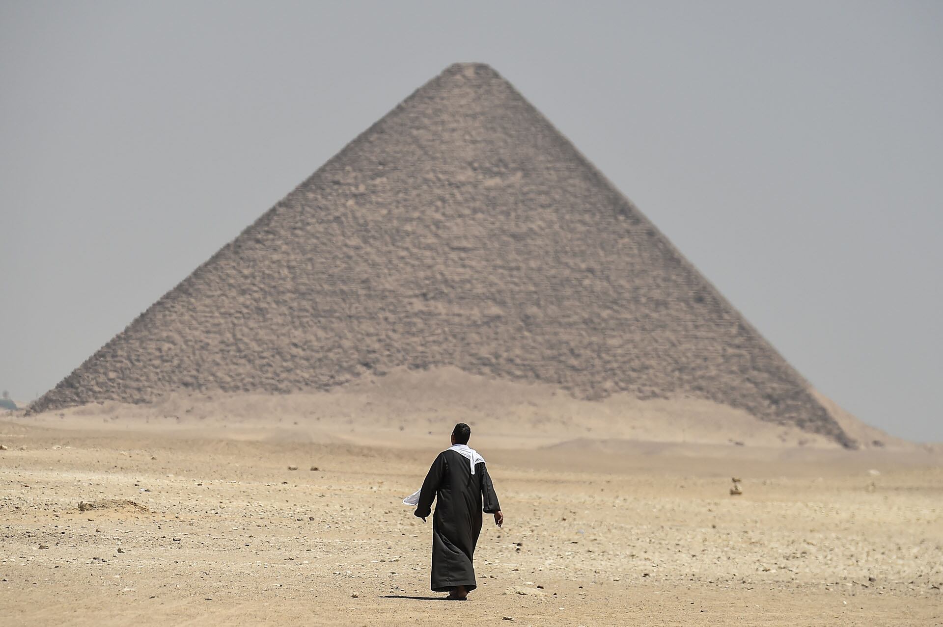 La investigadora Zeinab Hashesh quiere ir más allá de los huesos: reconstruir las vidas completas de la familia real de Dahshur y exhibirlas junto a sus joyas y armas/Archivo Infobae