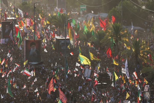 Comienzan en Irak las procesiones fúnebres de Ali Khamenei en medio de una nueva escalada entre Estados Unidos e Irán