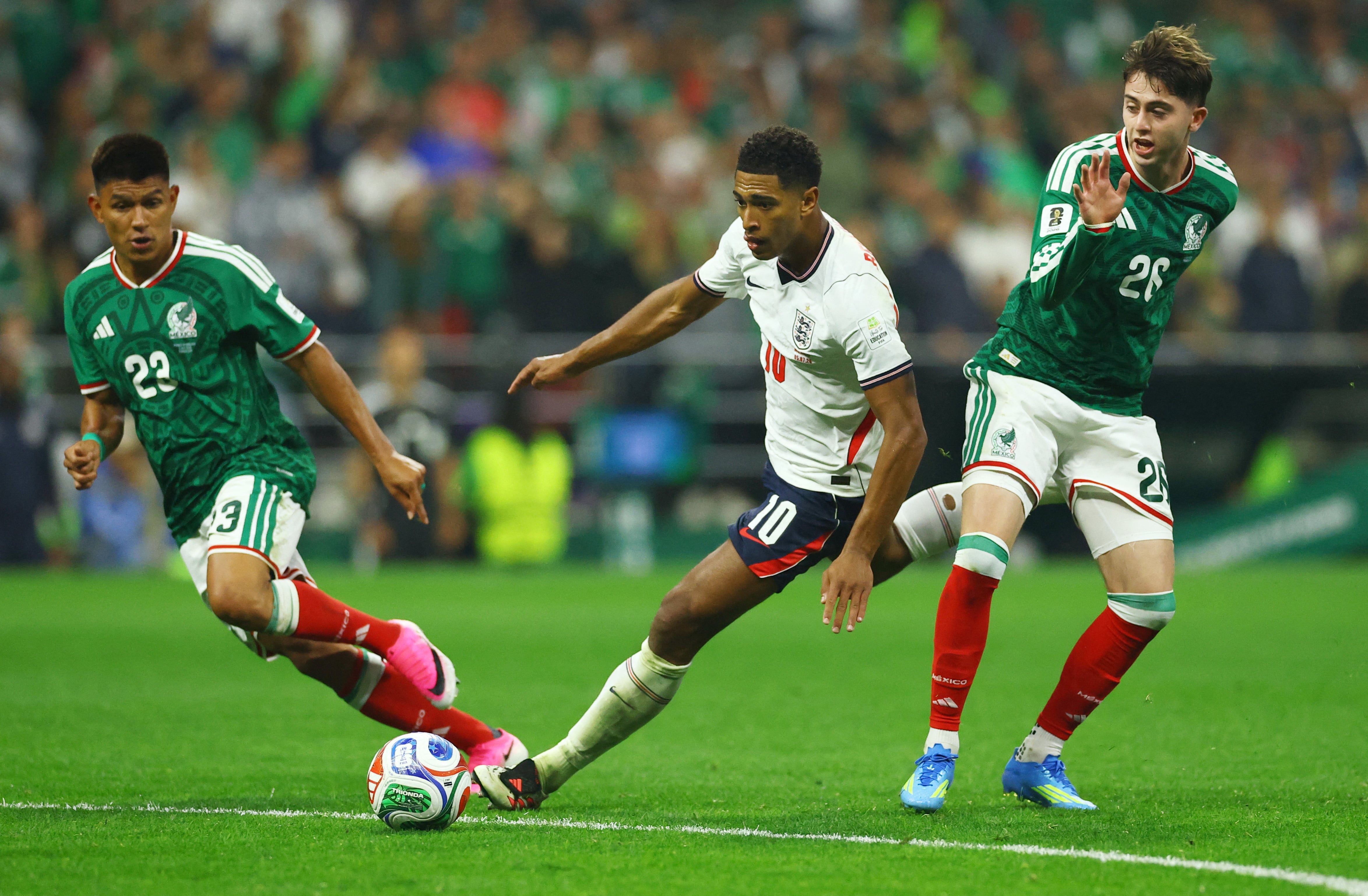 Jude Bellingham marcó dos goles ante México (REUTERS/Daniel Becerril)