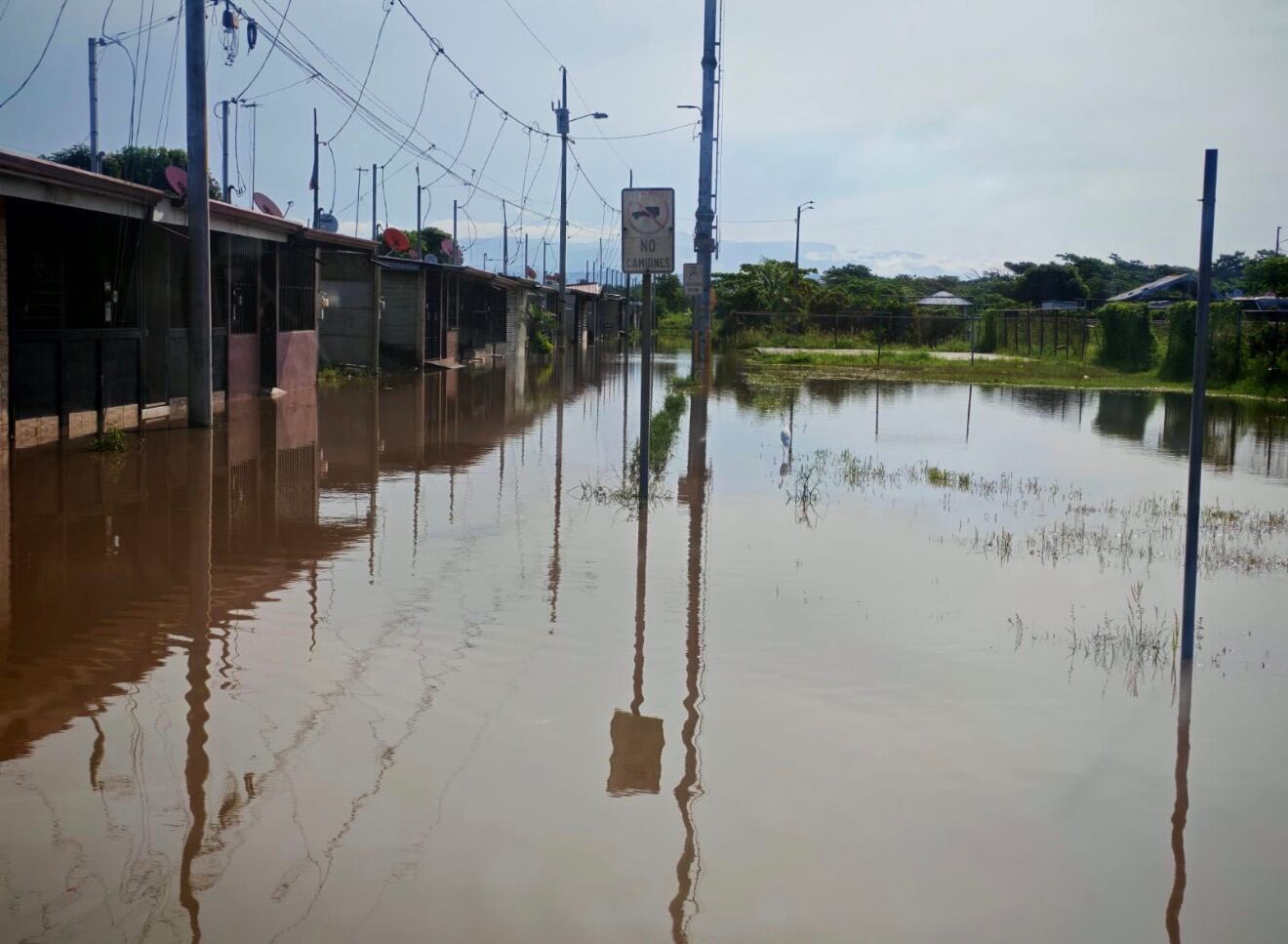 Costa Rica en alerta verde por aumento de lluvias y vientos: la CNE insta a la población a extremar precauciones