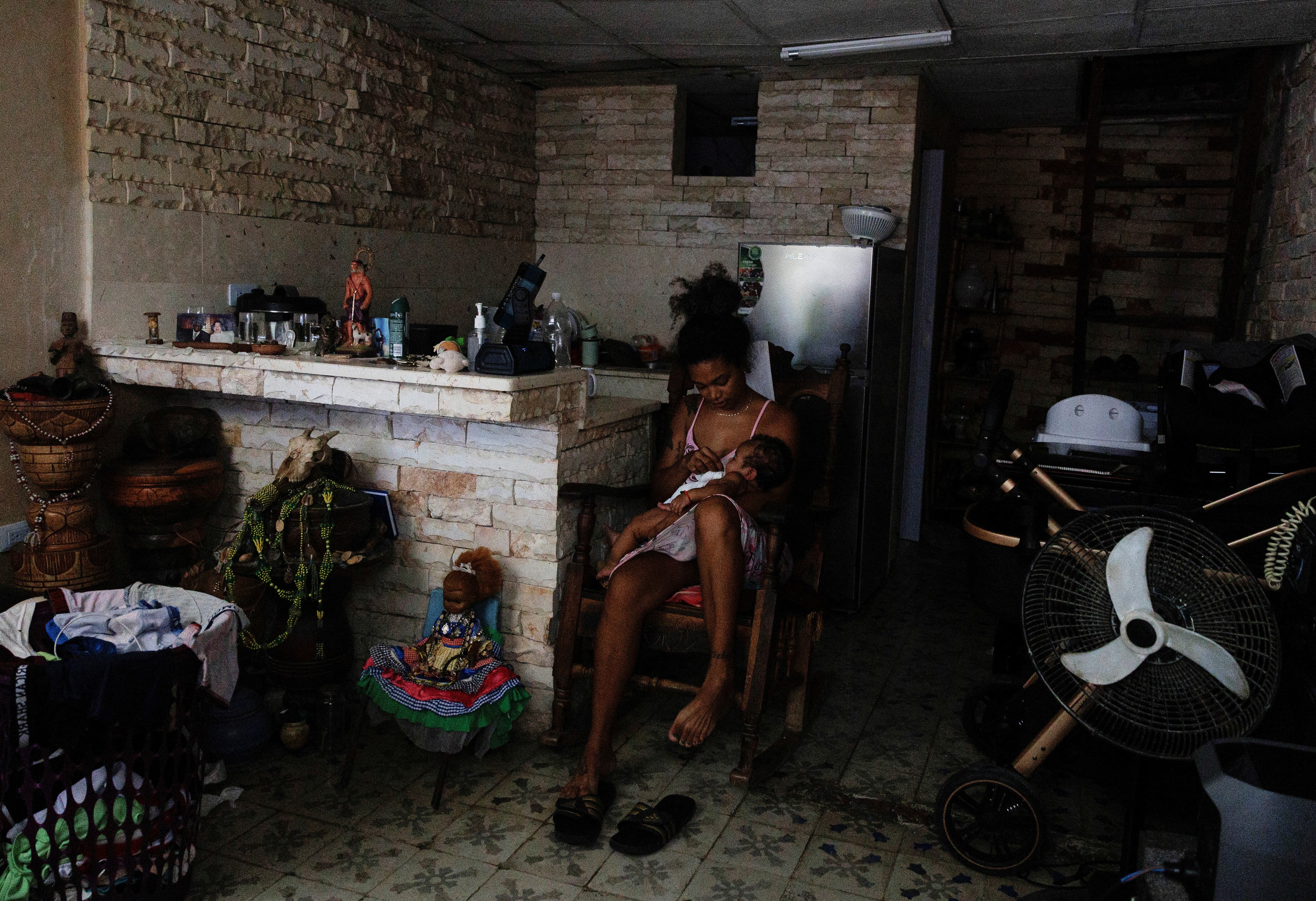 Según los datos oficiales, Cuba registró alrededor de 99.000 nacimientos en 2021, cerca de 95.000 en 2022, poco más de 71.000 en 2024 y 68.051 en 2025, el nivel más bajo registrado en varias décadas (REUTERS)