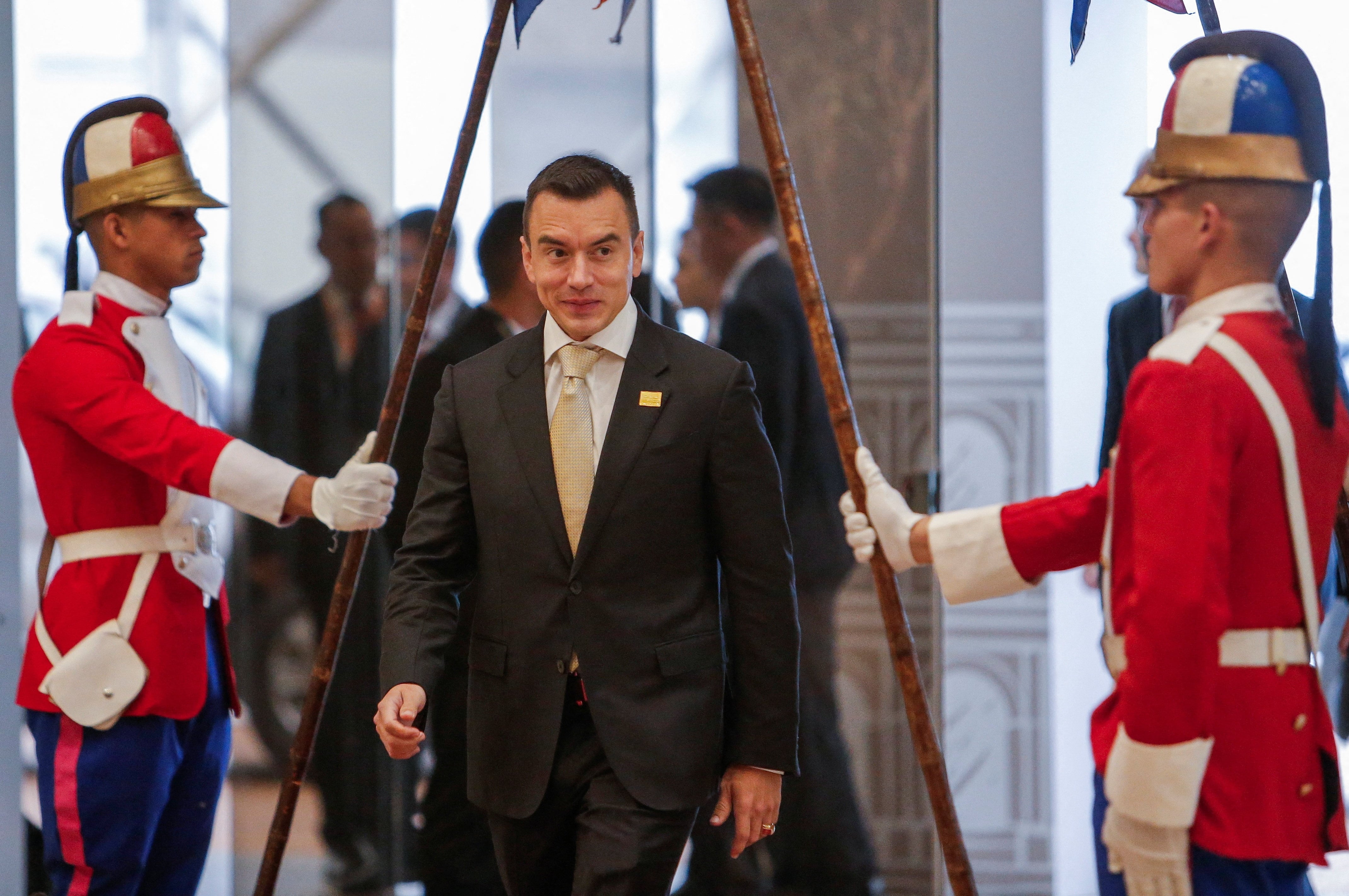El presidente de Ecuador, Daniel Noboa, llega a la cumbre del Mercosur en el Centro de Convenciones CONMEBOL, en Luque, Paraguay, el 30 de junio de 2026. REUTERS/Cesar Olmedo