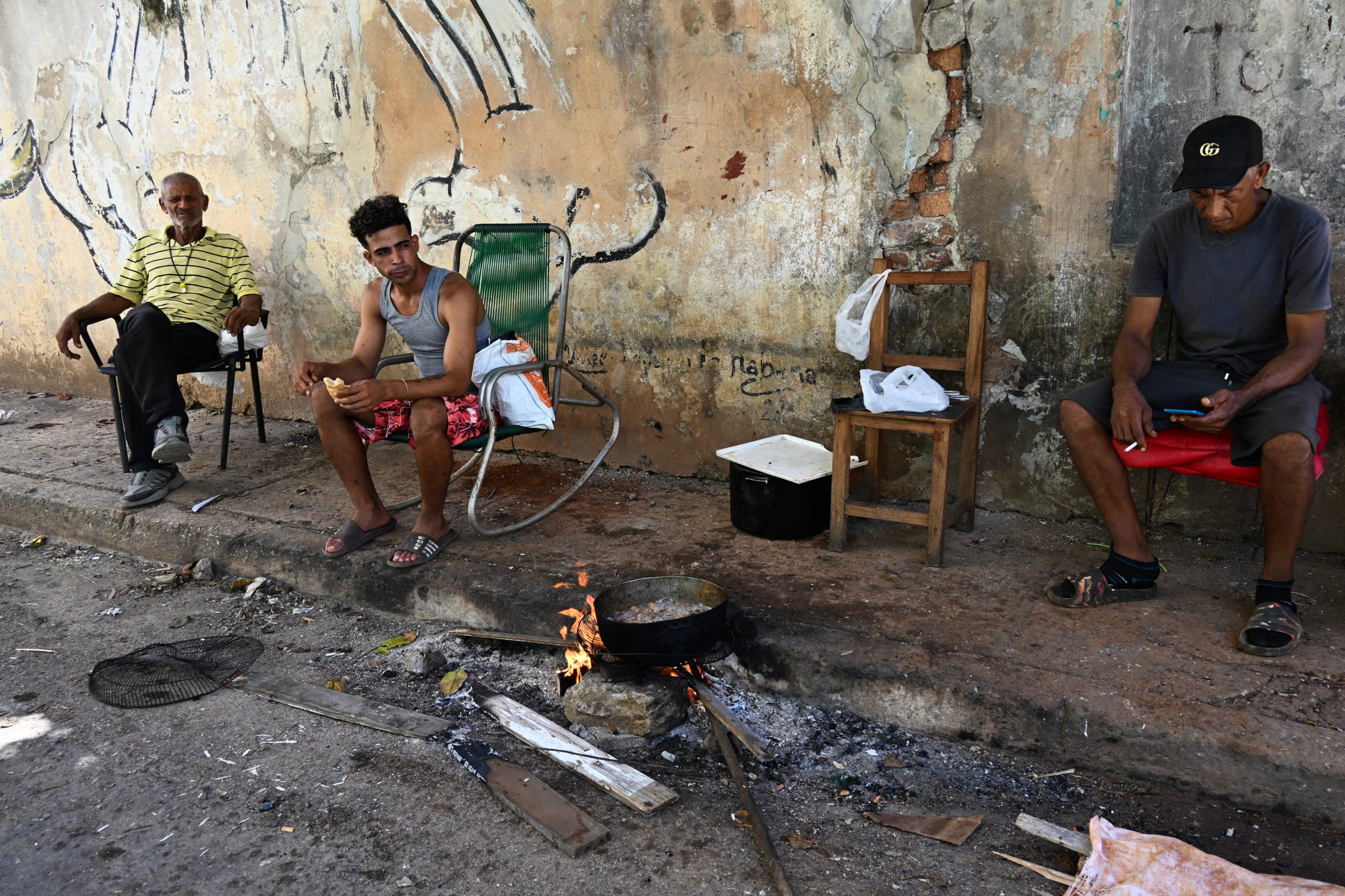 De escasez de remedios a falta de médicos especializados: la vida de los cubanos se complica mientras ven colapsar el sistema de salud