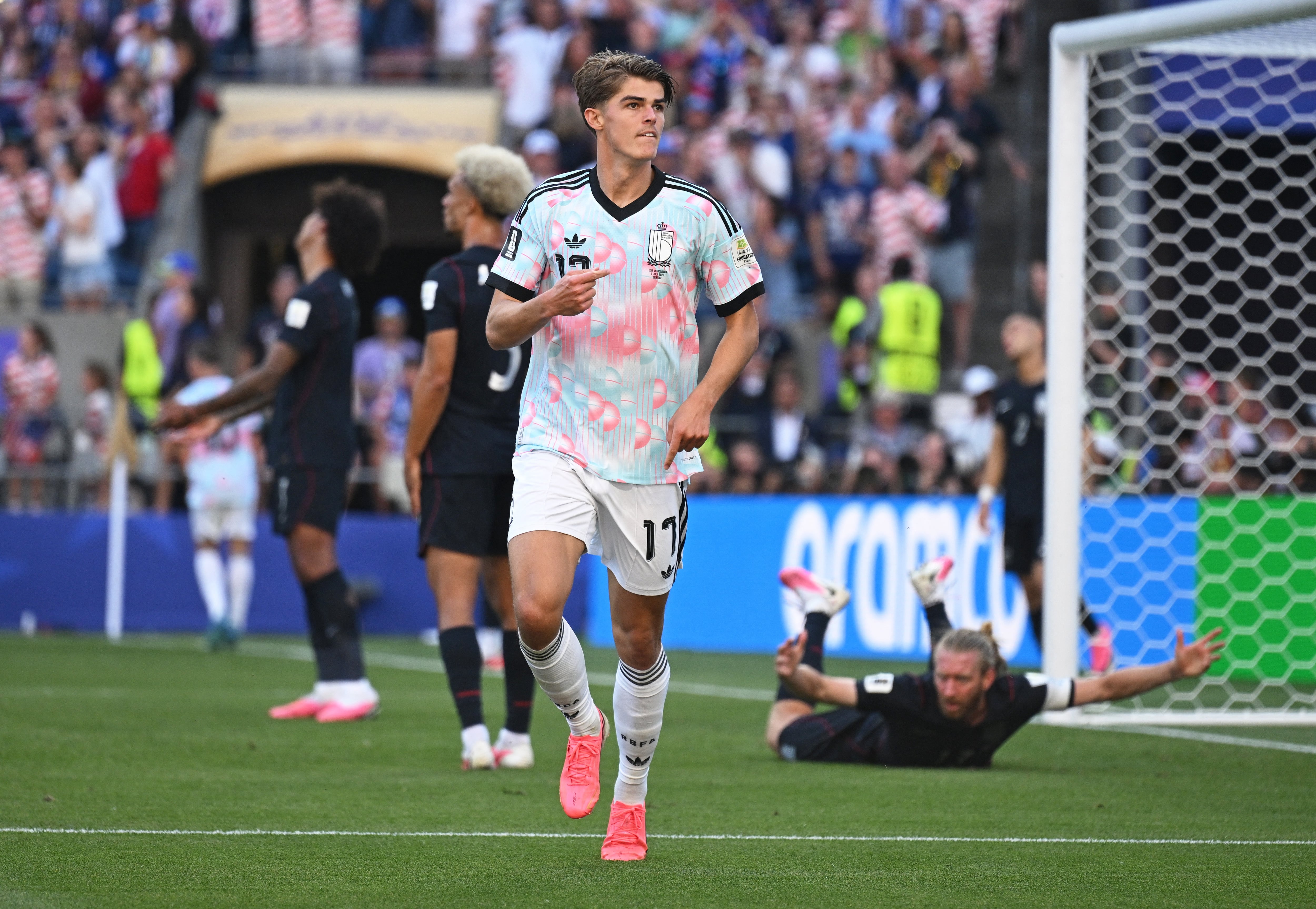 De Ketelaere celebra su primer gol ante Estados Unidos en Seattle (Reuters/Troy Wayrynen)