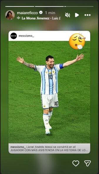 Lionel Messi festeja en el campo de juego con la camiseta de la selección argentina tras convertirse en el jugador con más asistencias.