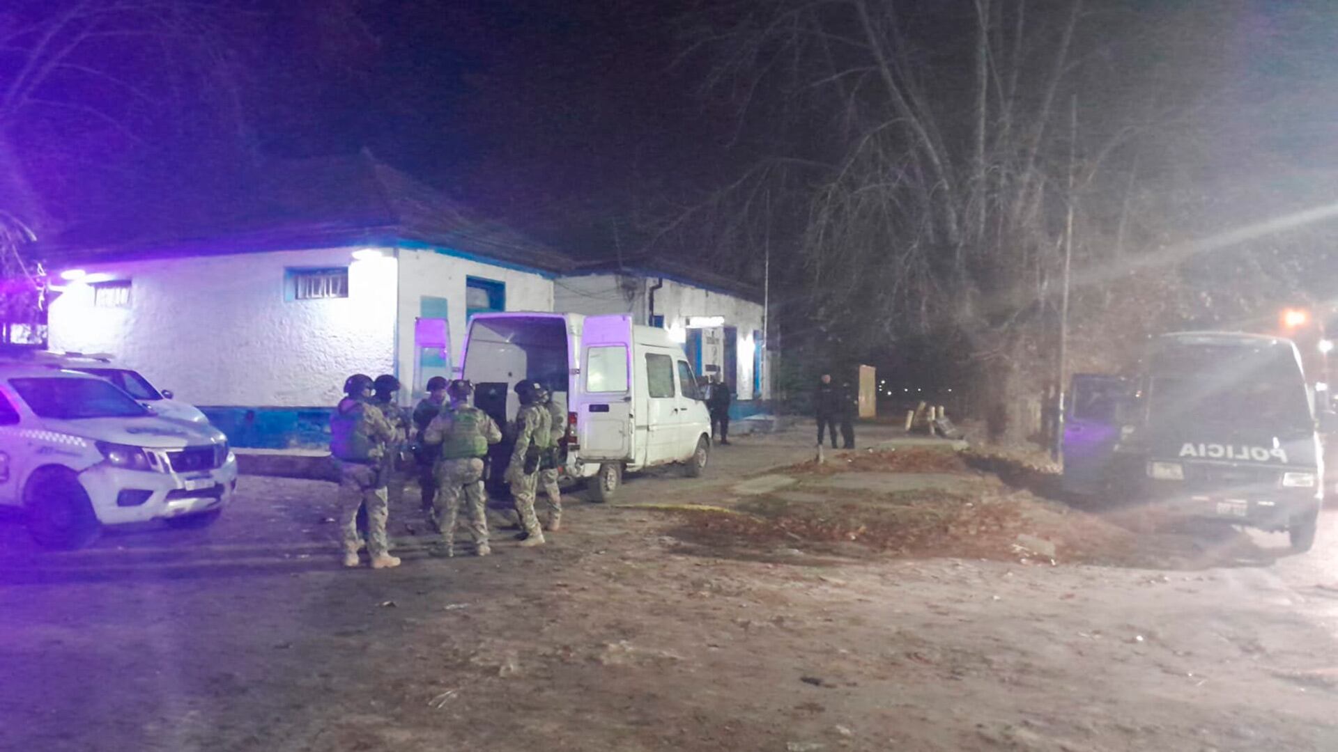 Desarticularon un búnker de drogas en Florencio Varela: un operativo con drones, cinco detenidos y cocaína fraccionada