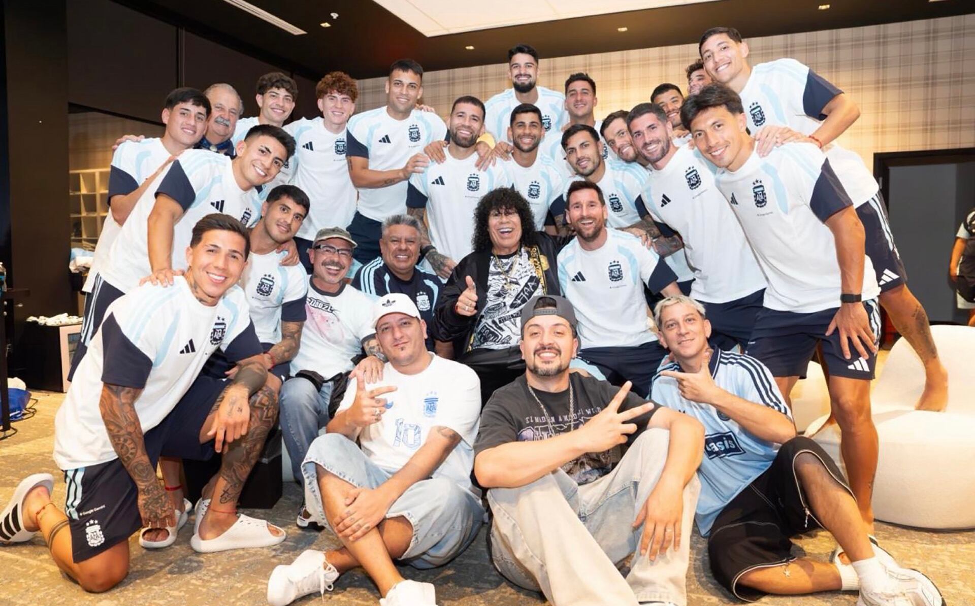 El presidente destacó algunos momentos compartidos con el seleccionado argentino (X: @tapiachiqui)