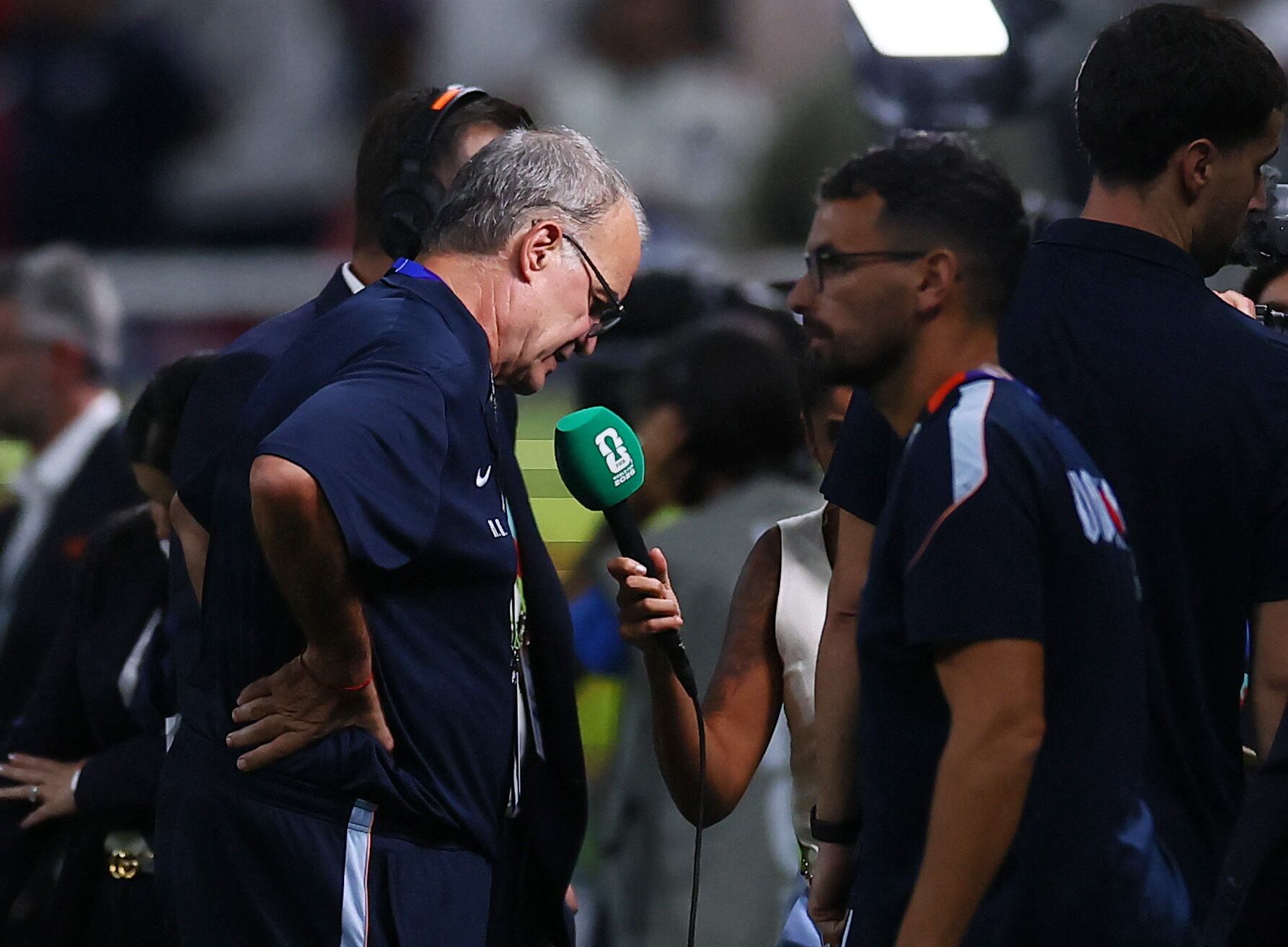 La conferencia que brindó Bielsa para anunciar su salida de la selección uruguaya dejó mucha tela para cortar (REUTERS/Eloisa Sanchez)