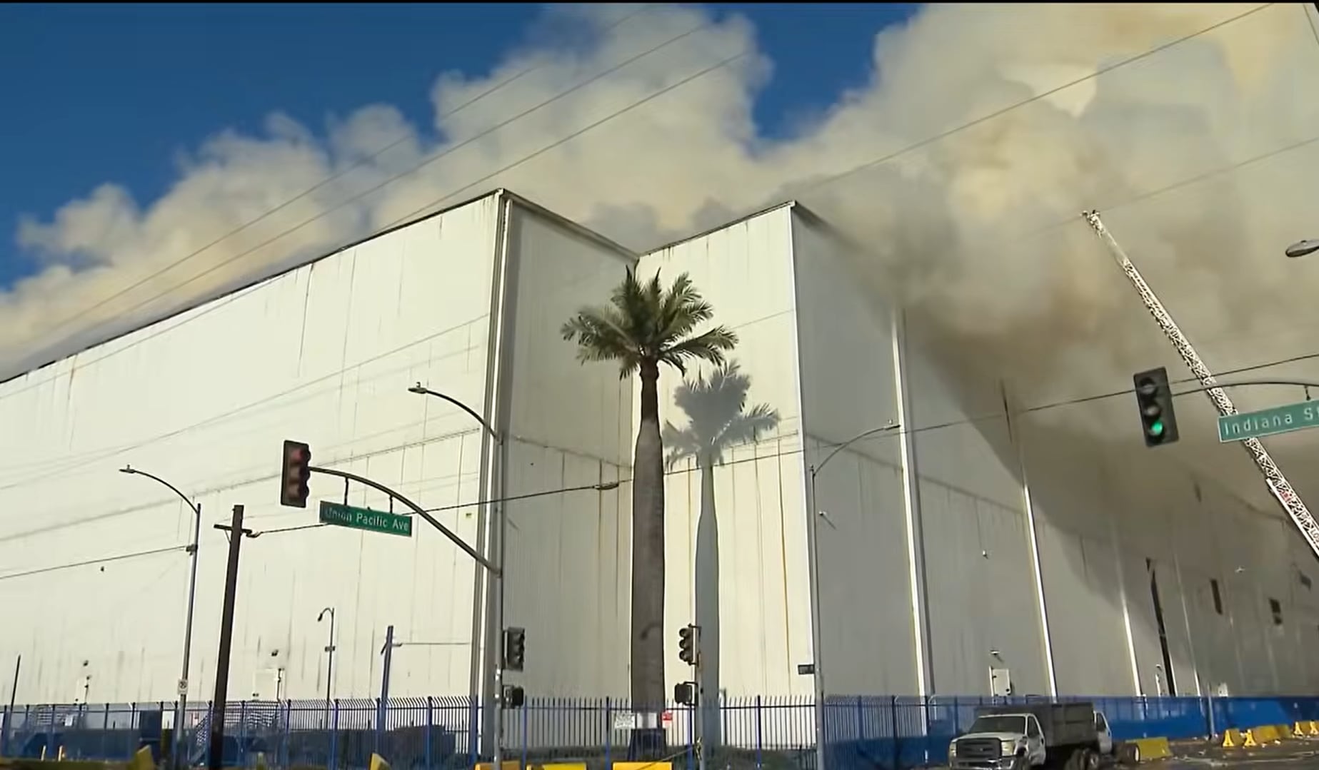 El impacto sanitario del incendio sacó a la luz la vulnerabilidad de los servicios médicos y ambientales en el este de Los Ángeles (NBC Los Angeles)