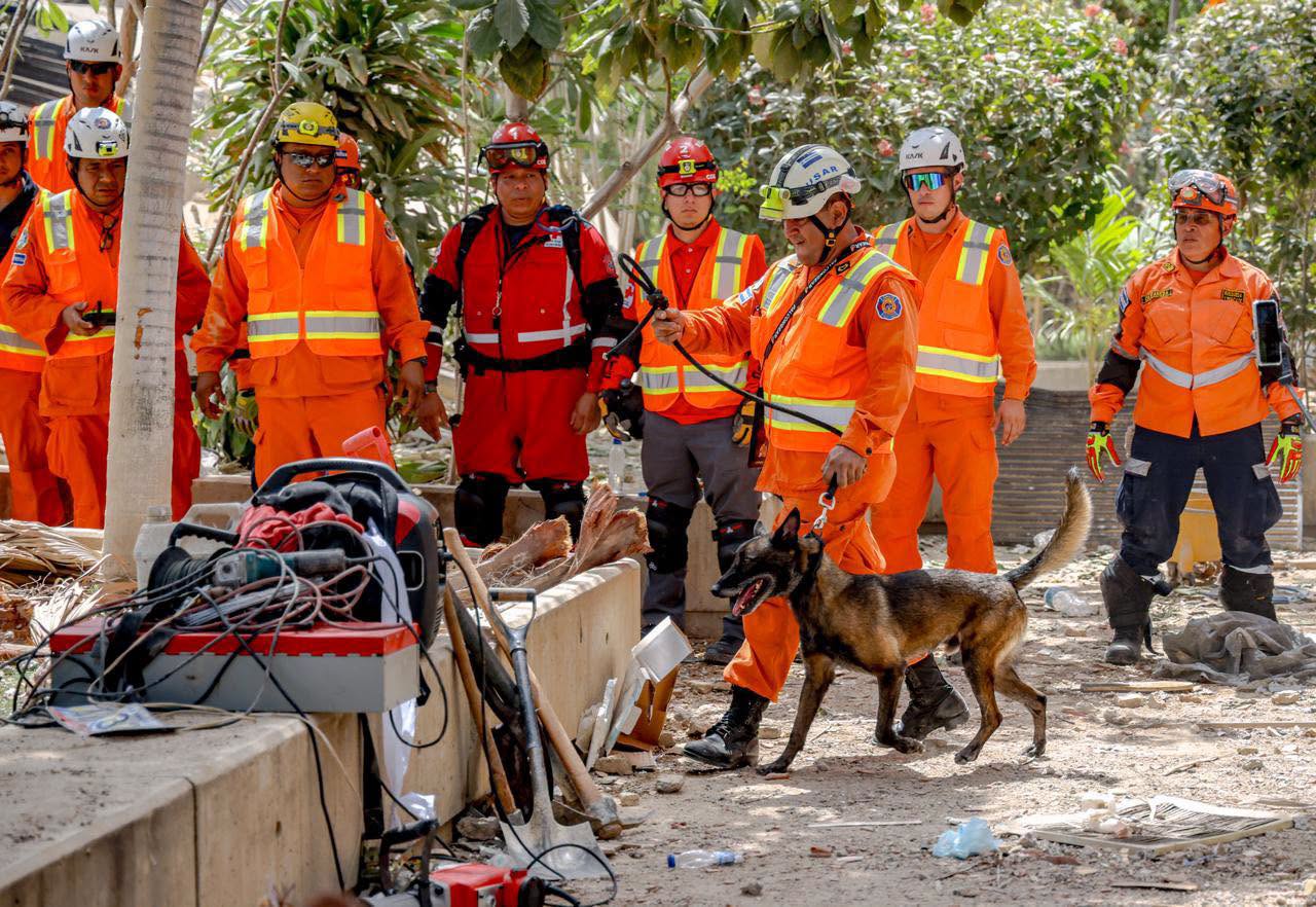 El método Rambo: así trabaja el canino de la misión salvadoreña durante búsqueda de sobrevivientes en Venezuela