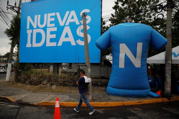 El Salvador: partidos tradicionales muestran señales de desgaste y menor vínculo con la ciudadanía, según analistas
