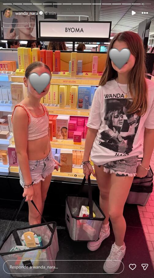 Las hijas de Wanda Nara visitaron una tienda de cosméticos en París, llevando cestas con productos de belleza durante sus compras de verano