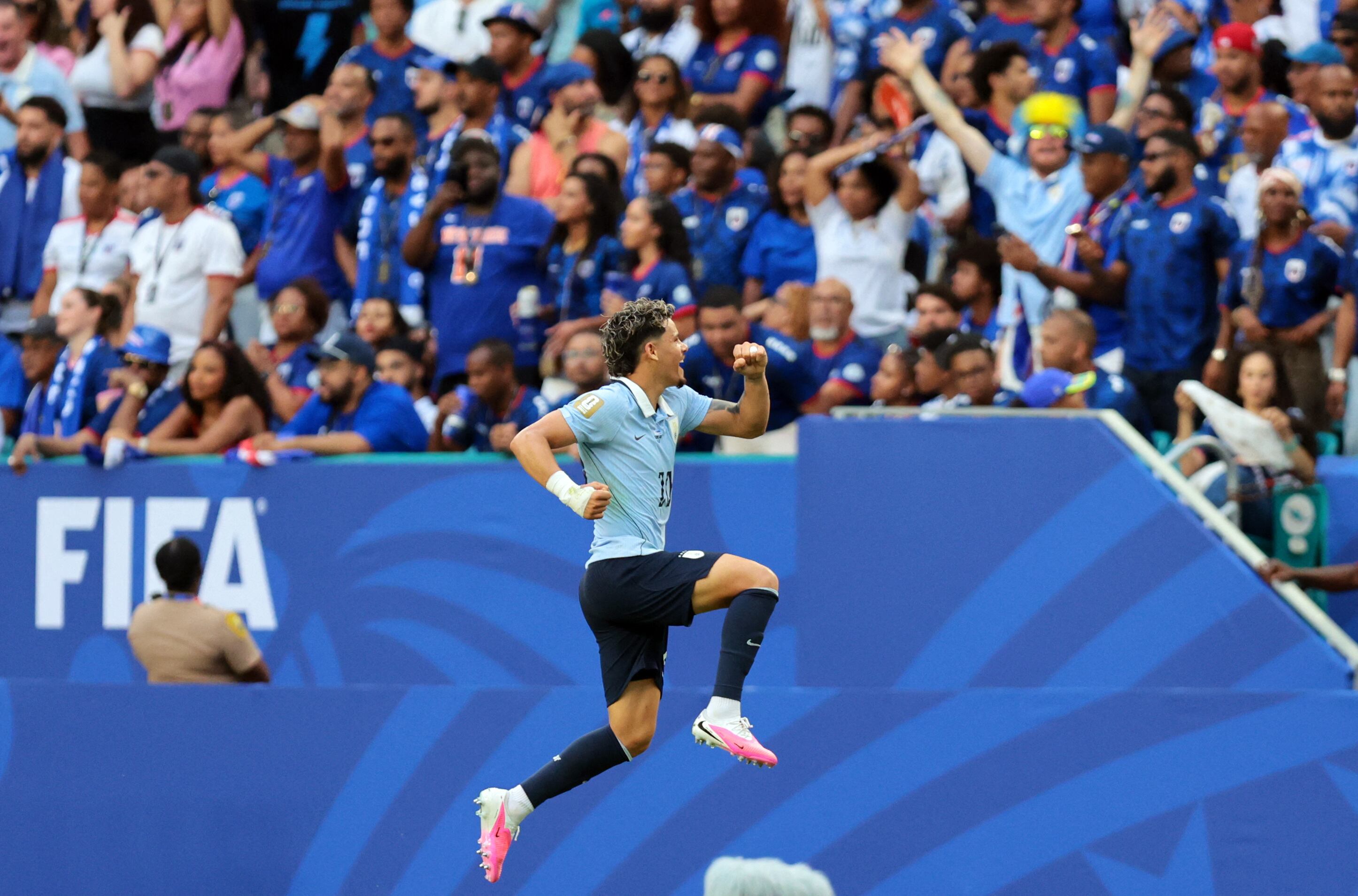 El extremo convirtió dos goles (Reuters/Sam Navarro)
