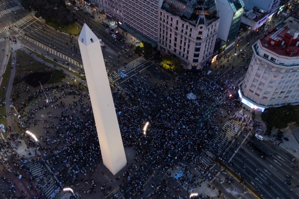 En medio de los festejos por el triunfo de Argentina, hubo incidentes y detenidos en el Obelisco
