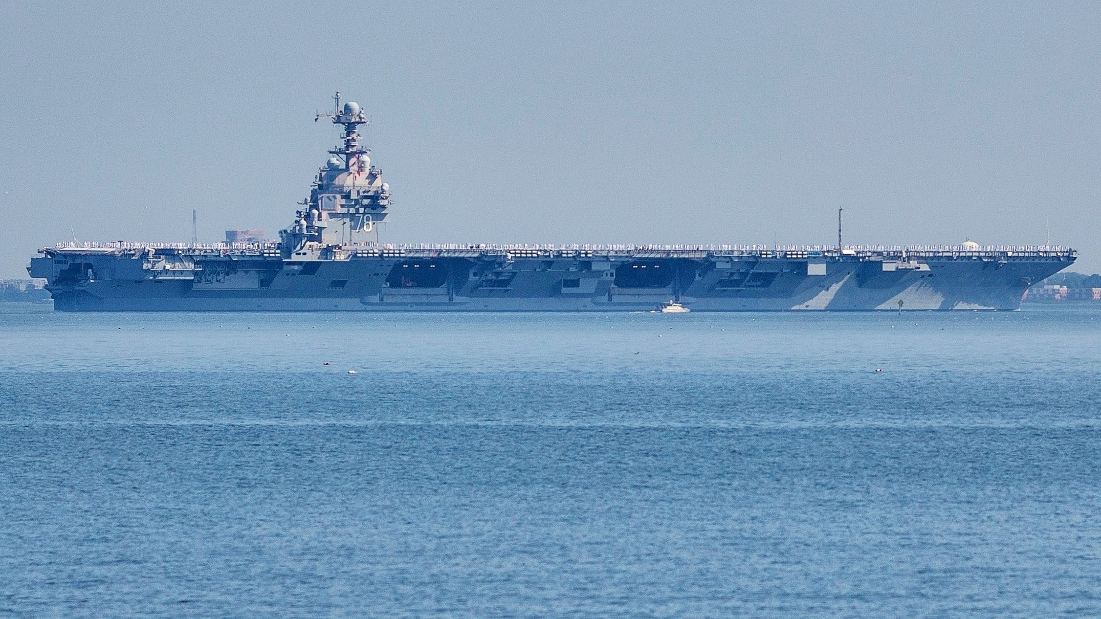 El portaaviones USS Gerald R. Ford abandona Oriente Medio tras diez meses de despliegue, reduciendo la presencia militar de Estados Unidos en la región
(AP Foto/John Clark, Archivo)
