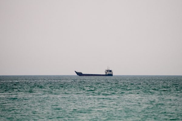Estados Unidos e Irán concluyeron en Doha una ronda de conversaciones centrada en el estrecho de Ormuz sin avances sustanciales