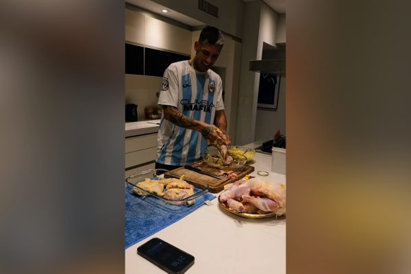 L-Gante mostró su nueva pasión en la cocina: “Debe ser porque terminaré en Masterchef”