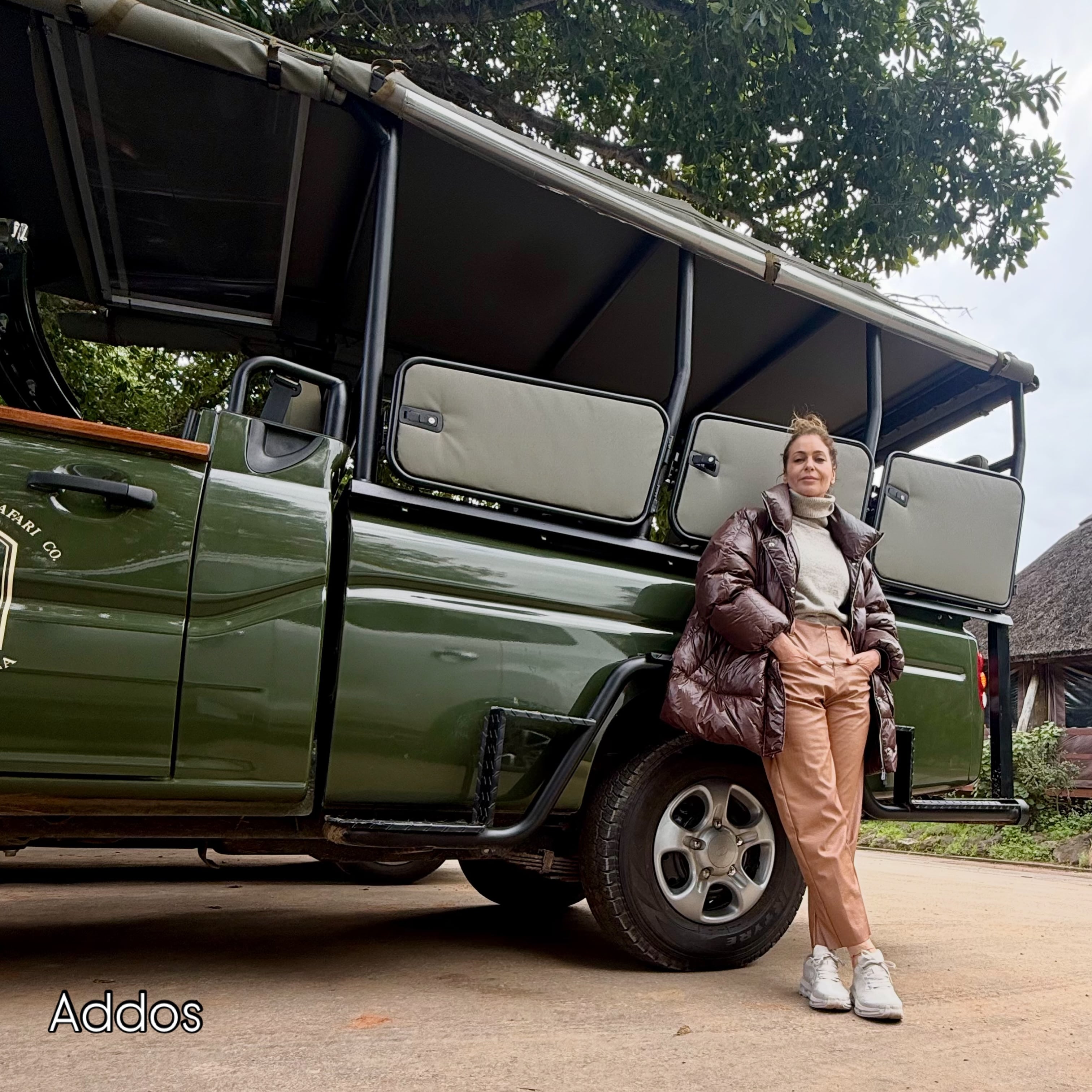 El look elegido por Mazzocco para vivir una aventura única en África