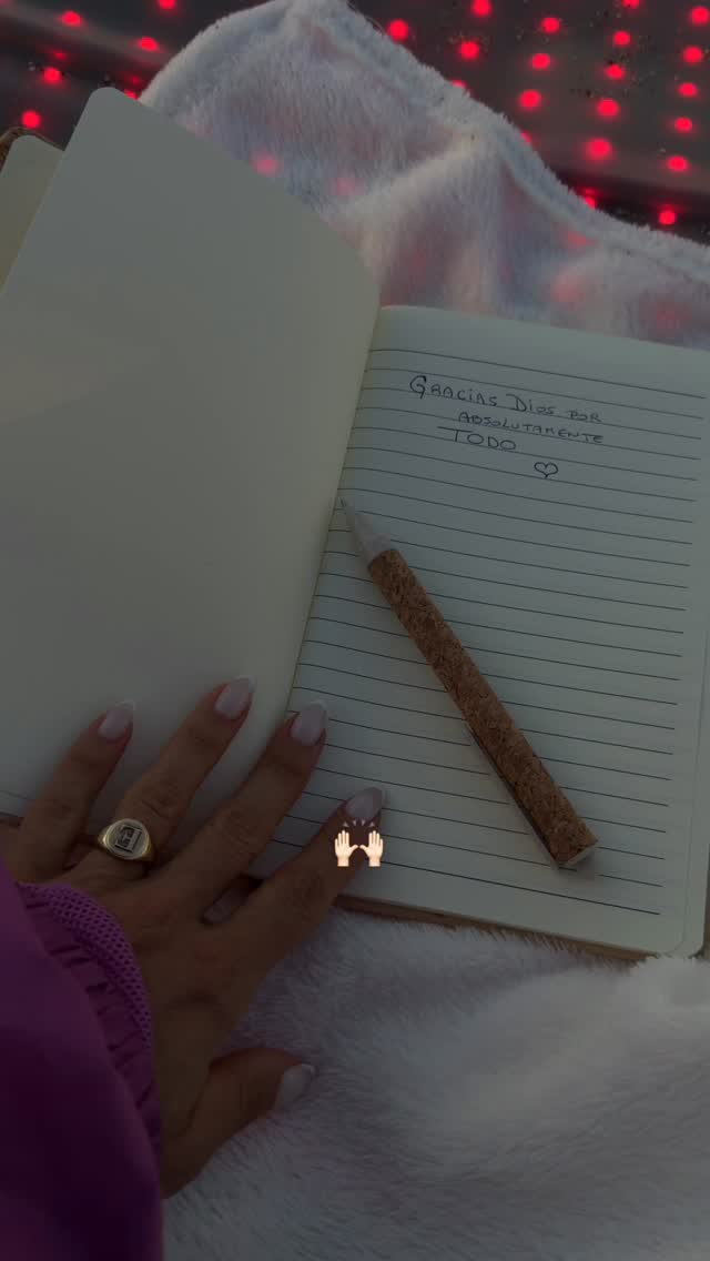 La insólita experiencia de meditación que vivió Evangelina Anderson con Majo Martino en la playa de Marbella