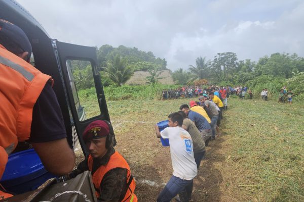 Lluvias en el norte de Guatemala activan un puente aéreo, pero el riesgo de nuevas crecidas sigue en aumento