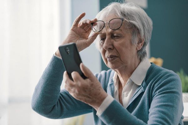 Los celulares inteligentes pueden aumentar el riesgo de depresión en los mayores