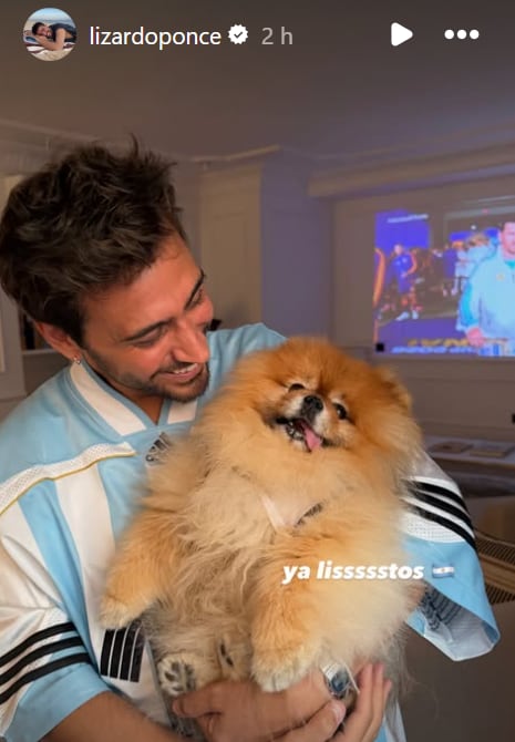 Lizardo Ponce junto a su perro en la previa de la final de Argentina con España