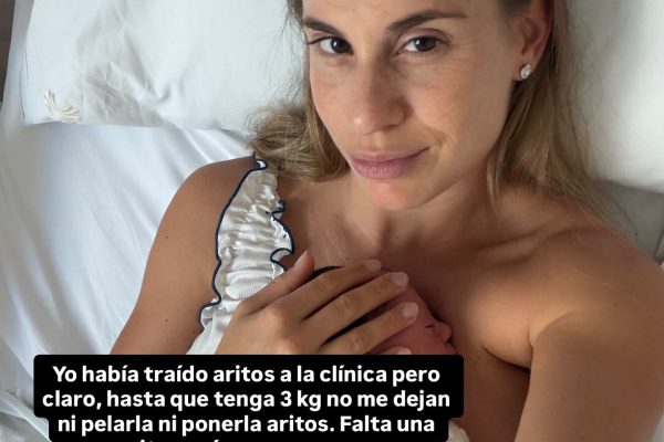 Los primeros días de Juli Puente como mamá: empanadas a las 3 de la mañana, seis pañales en una noche y la Selección en la tele