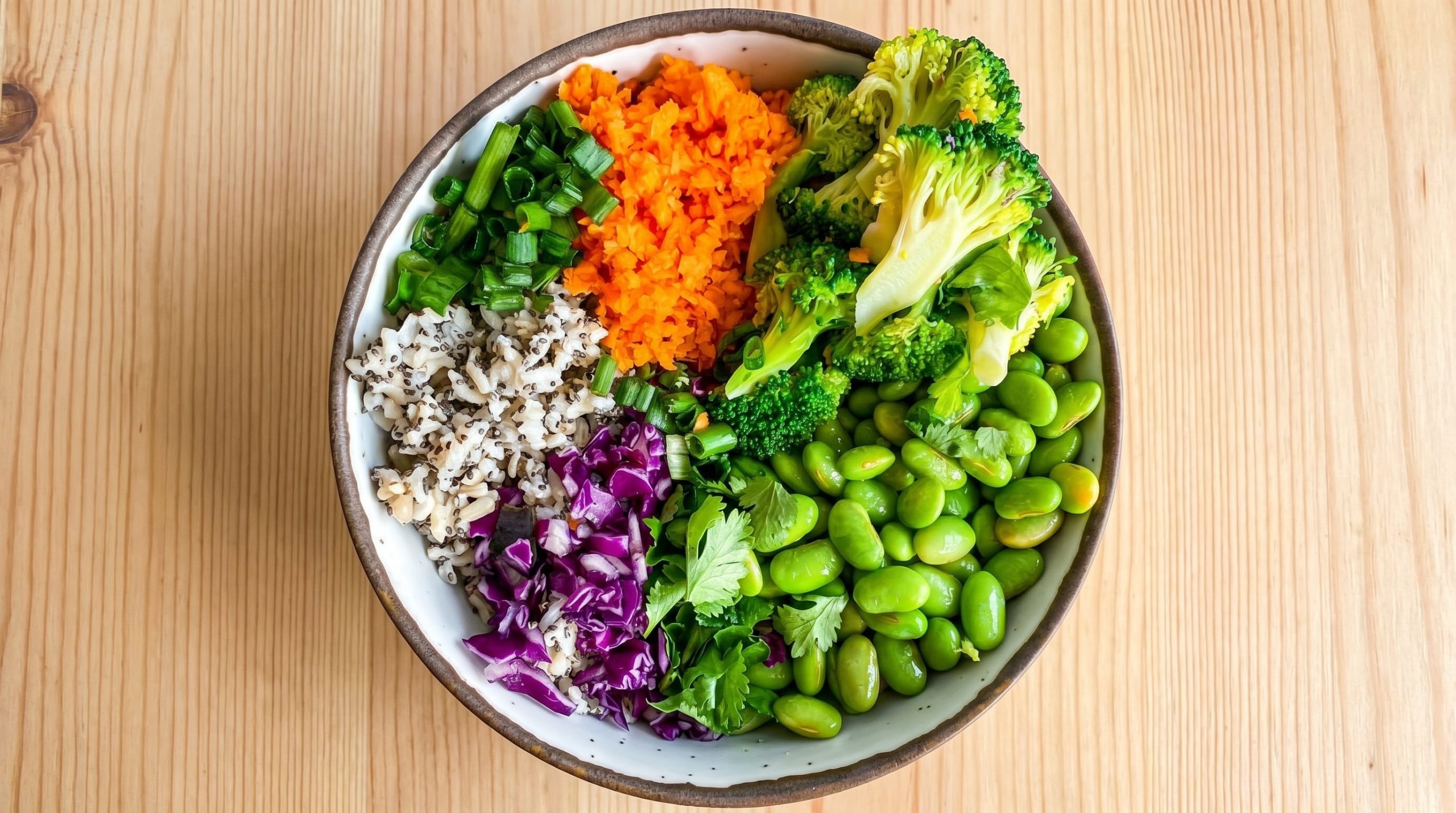 Más de 30 tipos de vegetales a la semana, fermentados a diario y menos ultraprocesados: la fórmula para una microbiota saludable